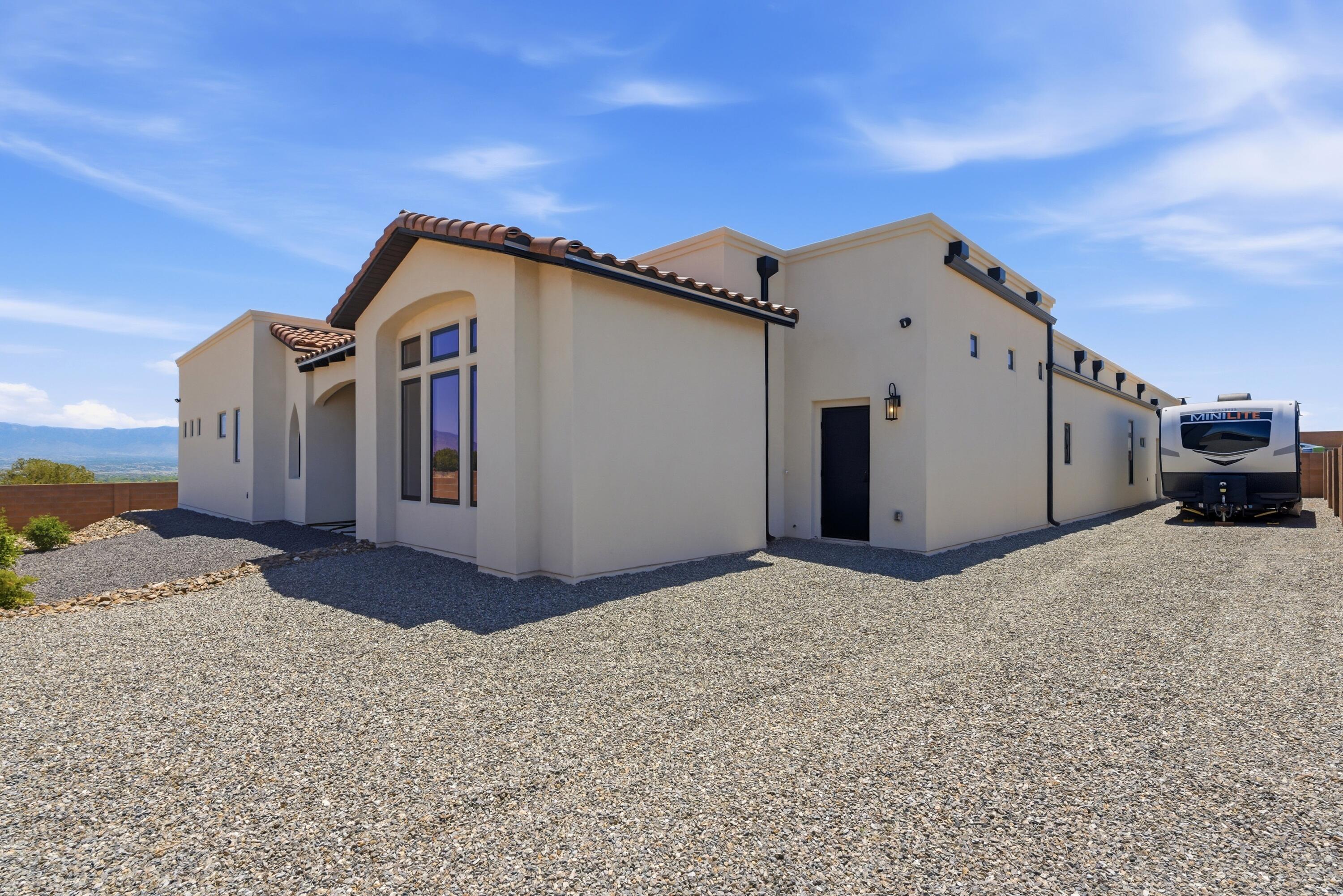 Photo 13 — 5505 Valiente Road NW