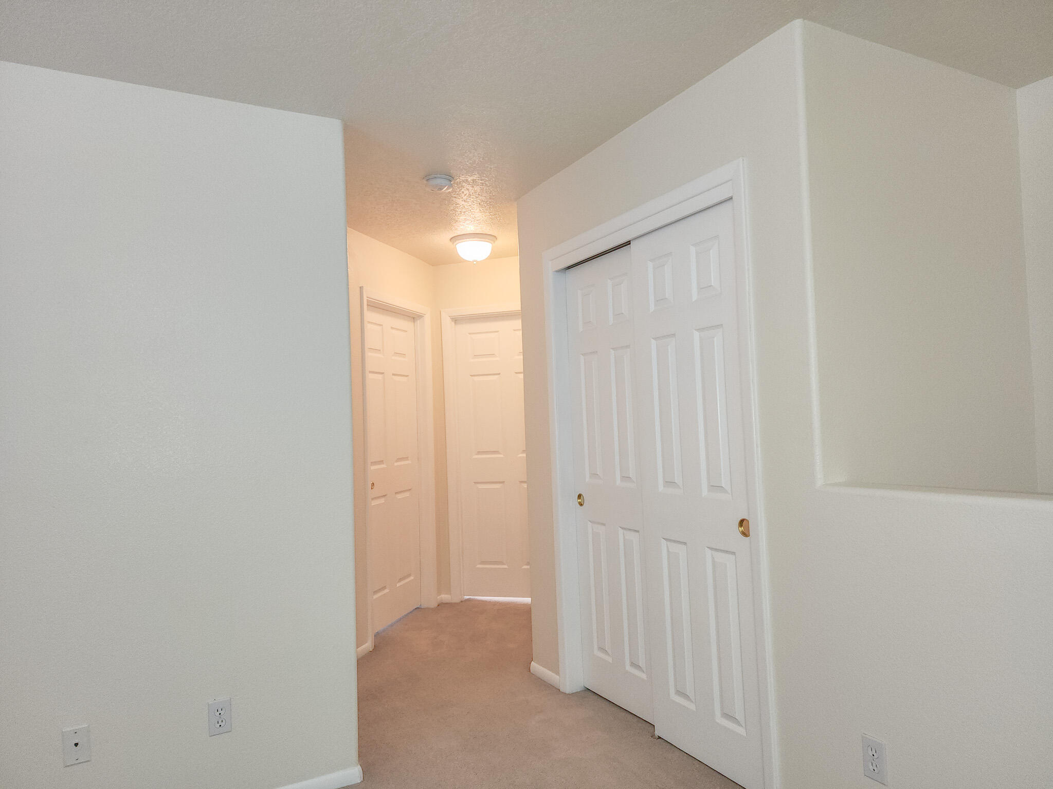 Photo 4 — 6220 Meteor Court NW