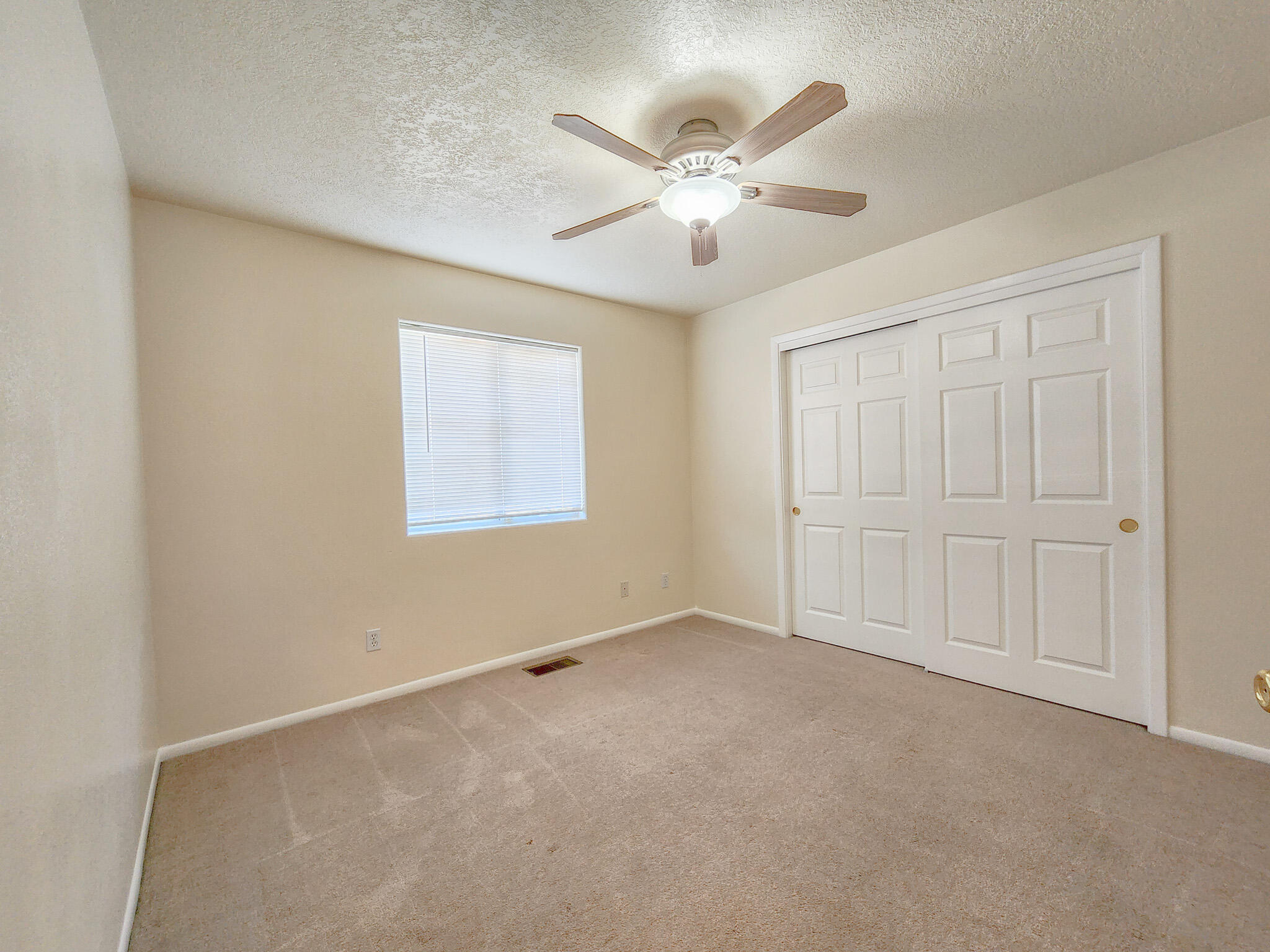 Photo 7 — 6220 Meteor Court NW