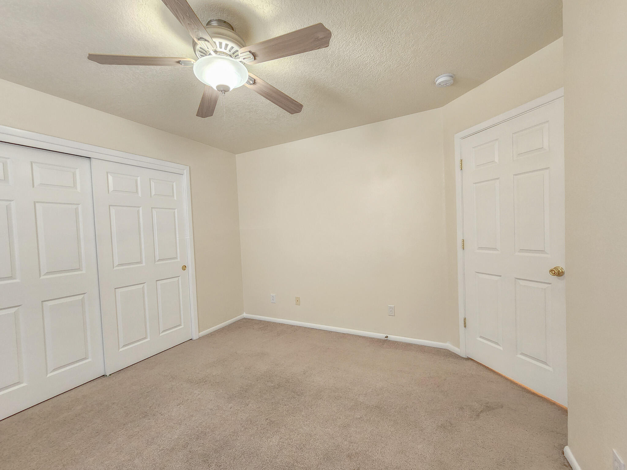 Photo 8 — 6220 Meteor Court NW