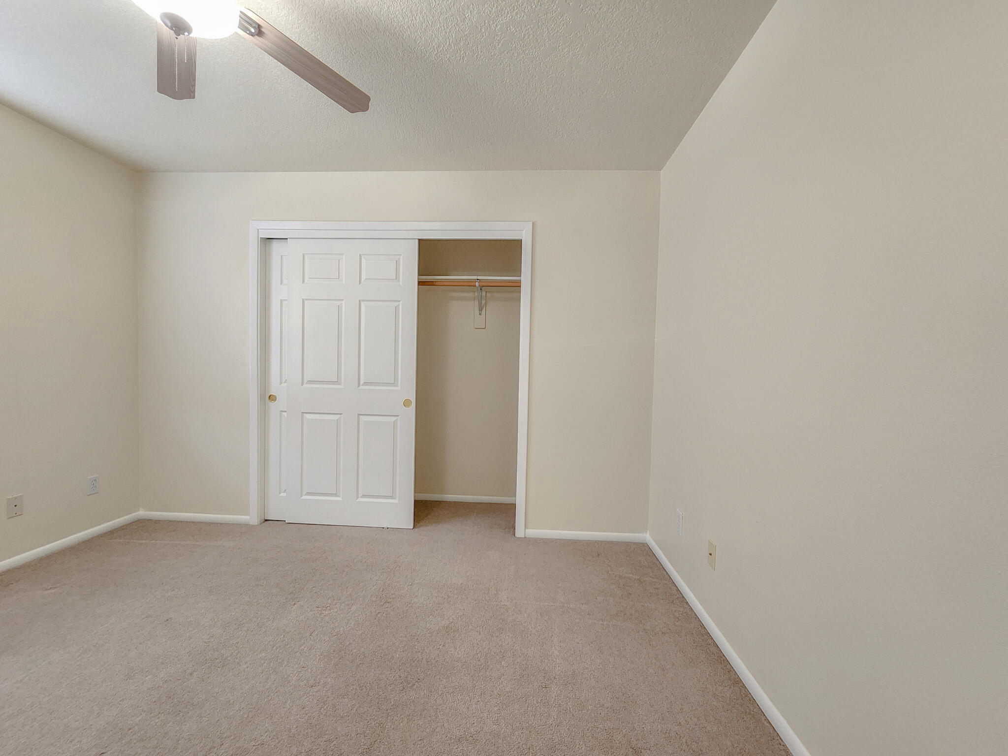 Photo 9 — 6220 Meteor Court NW