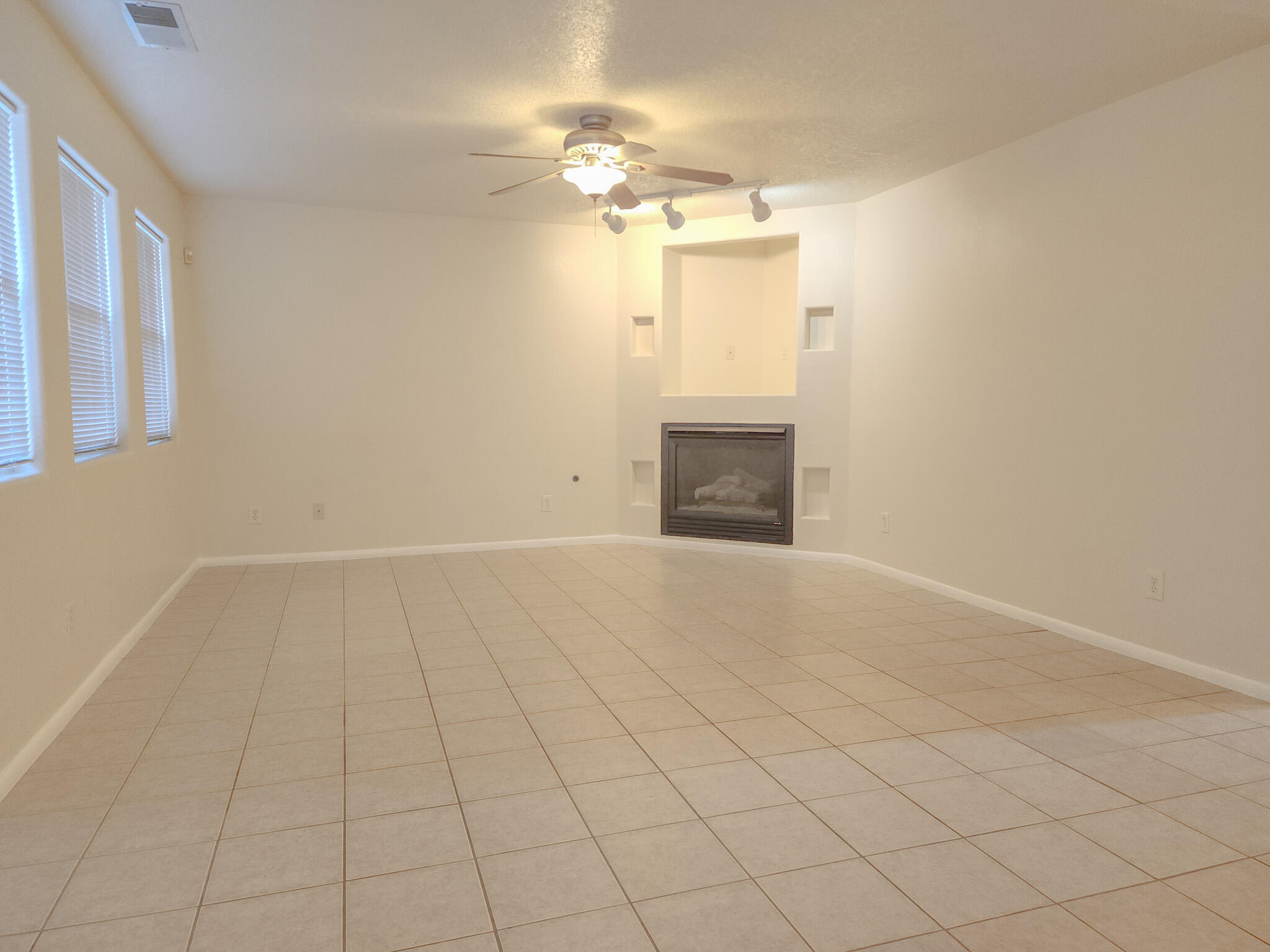 Photo 20 — 6220 Meteor Court NW