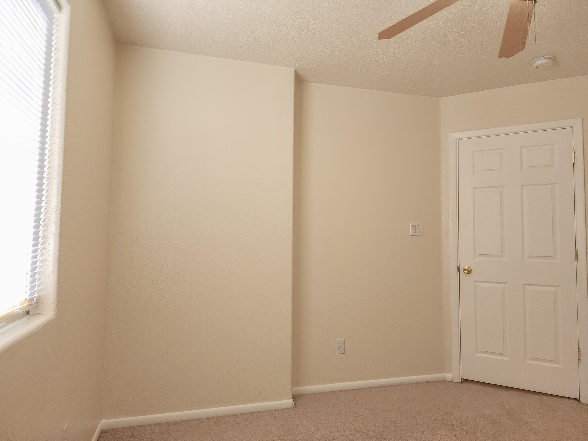 Photo 11 — 6220 Meteor Court NW
