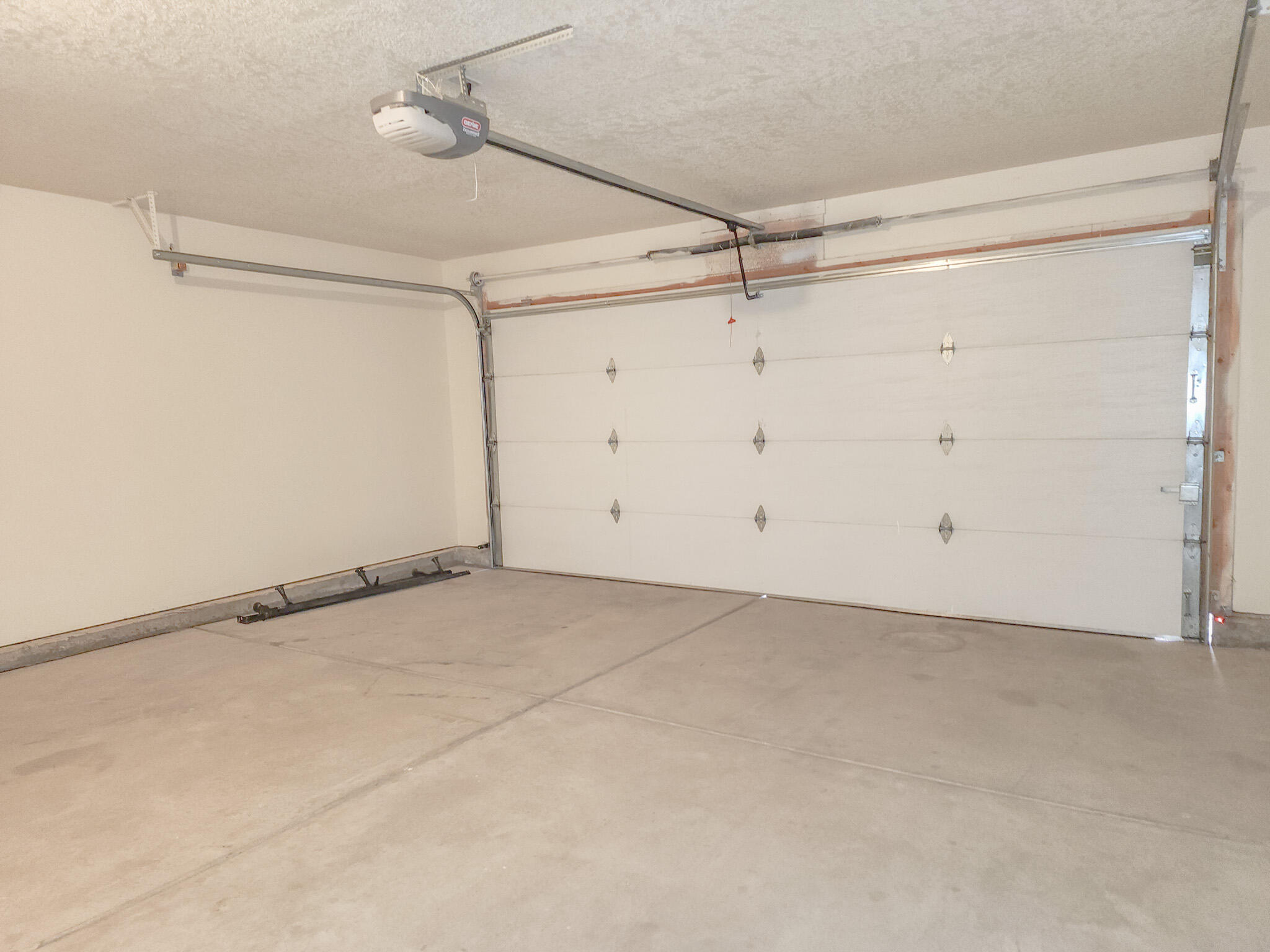 Photo 13 — 6220 Meteor Court NW