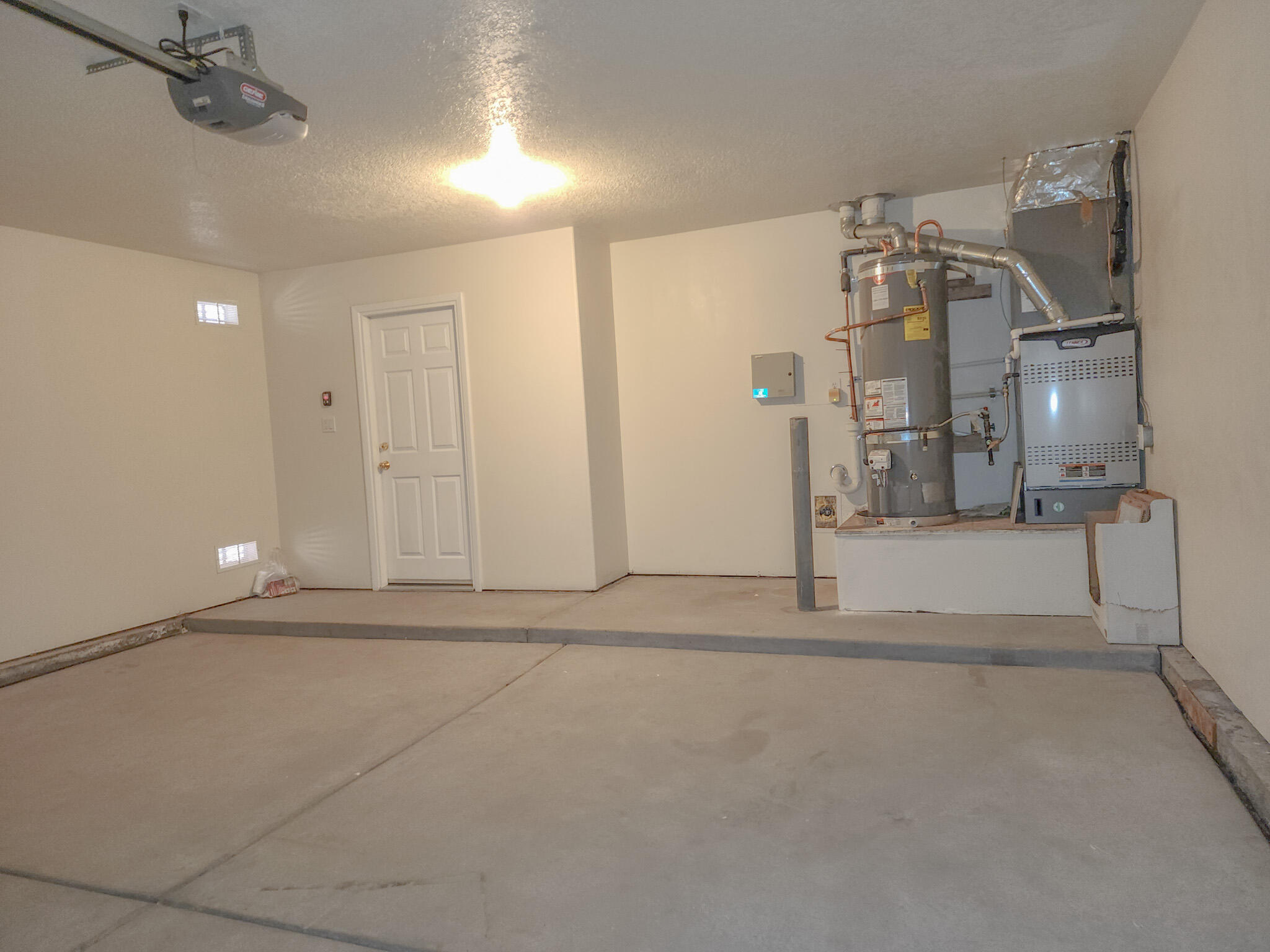 Photo 14 — 6220 Meteor Court NW