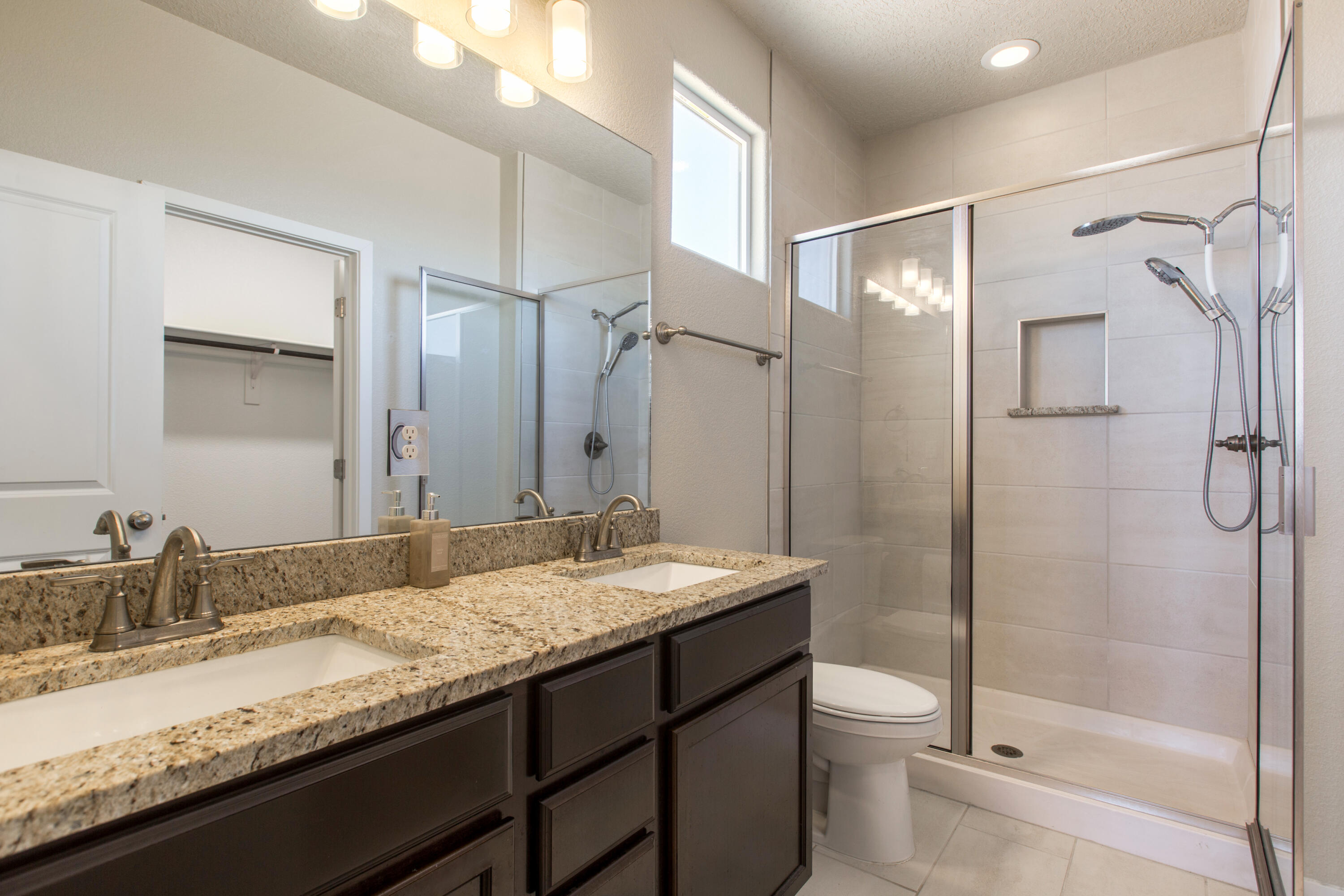 Photo 3 — 937 Northern Boulevard NE