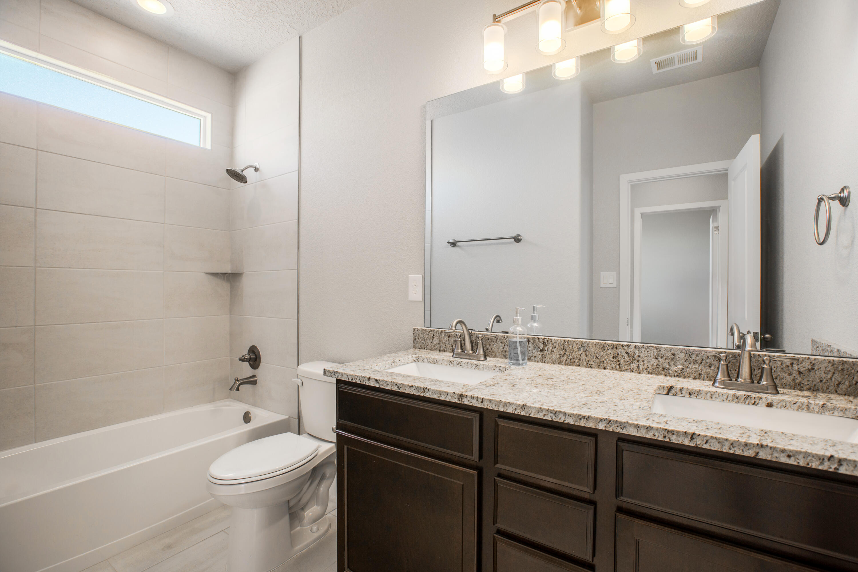 Photo 9 — 937 Northern Boulevard NE