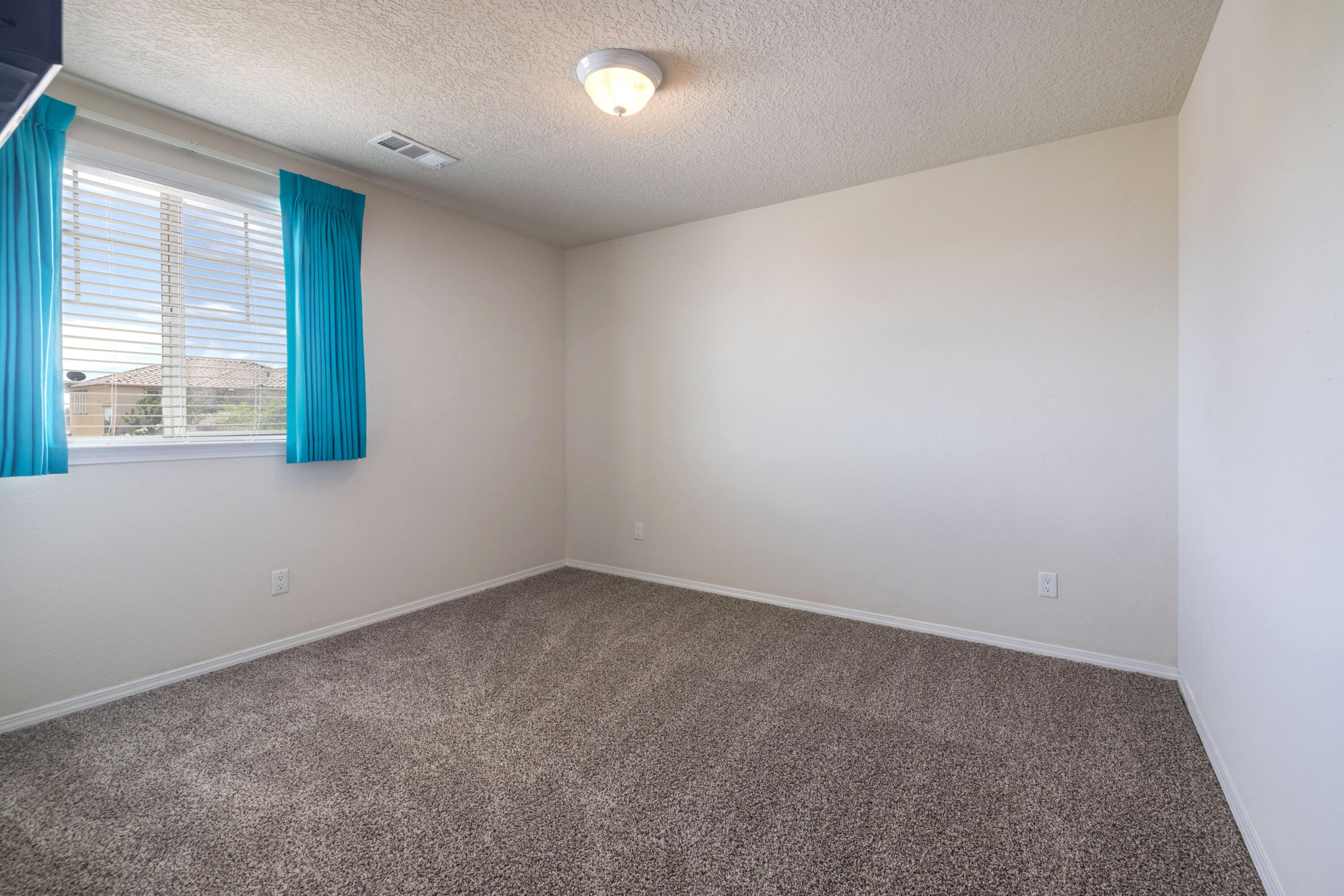 Photo 12 — 510 Palo Alto Drive NE