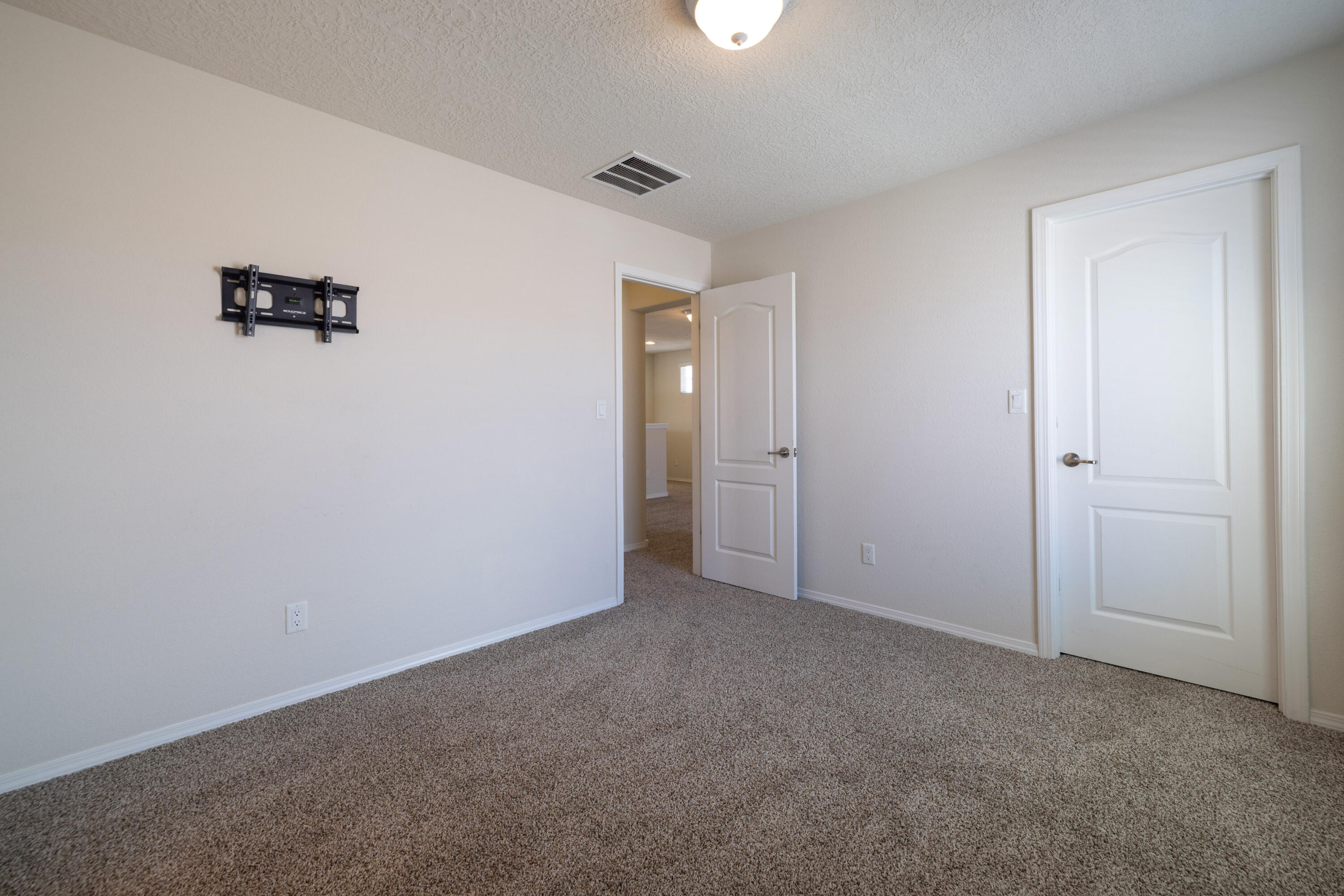 Photo 13 — 510 Palo Alto Drive NE