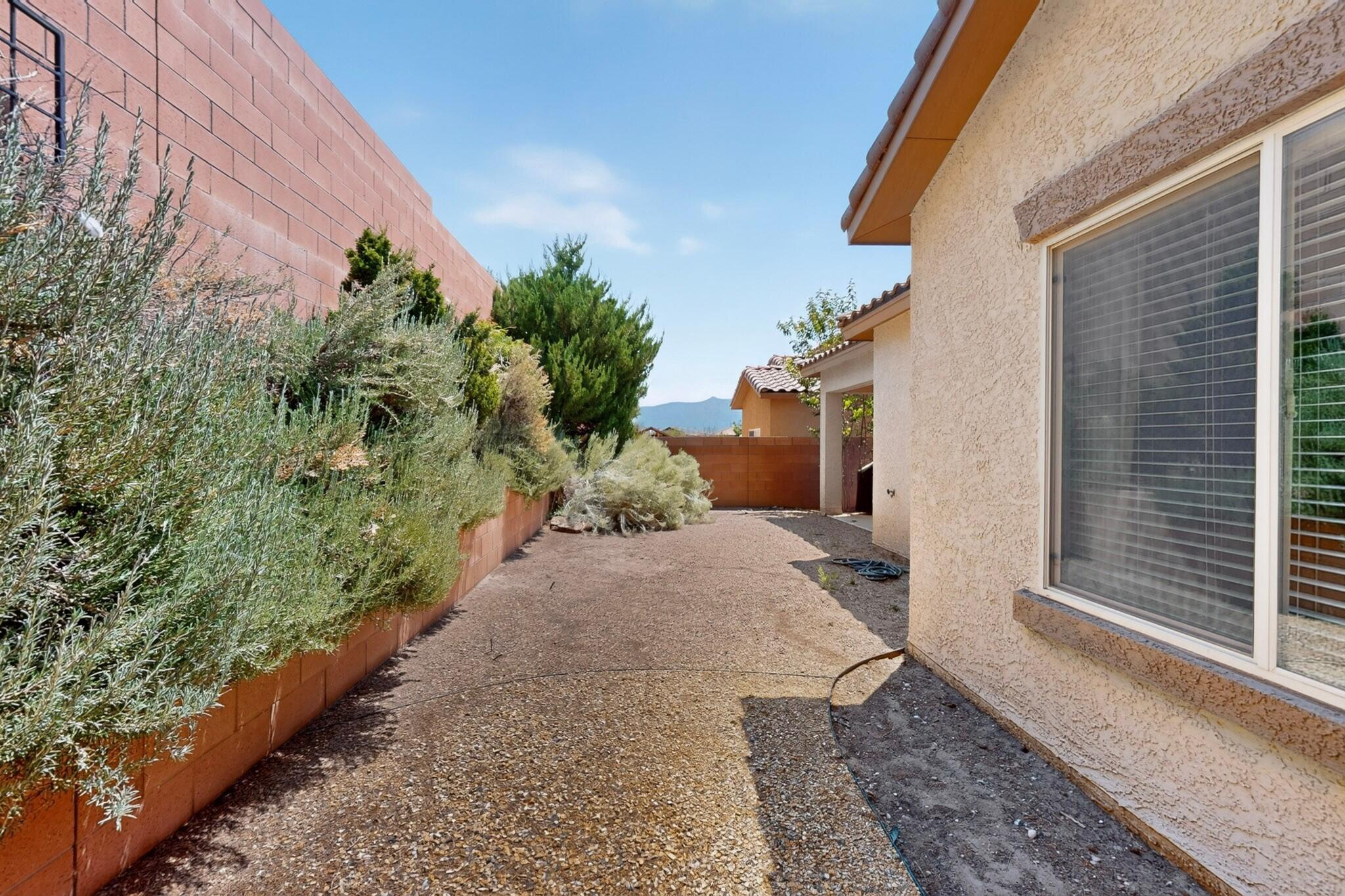 Photo 5 — 510 Palo Alto Drive NE