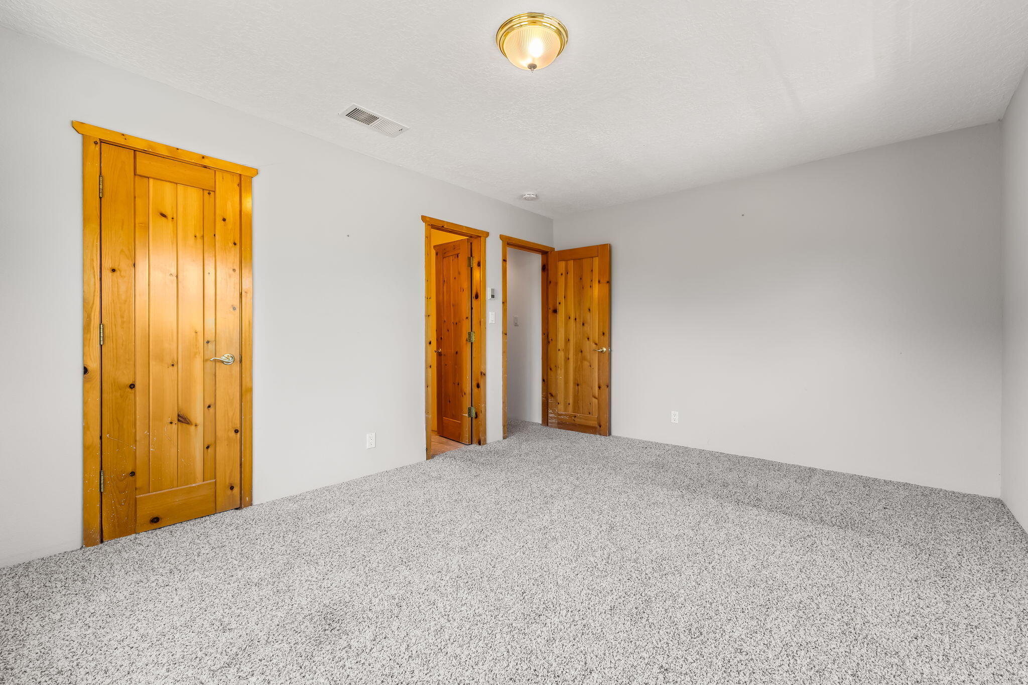 Photo 4 — 83 Kings Meadow Road