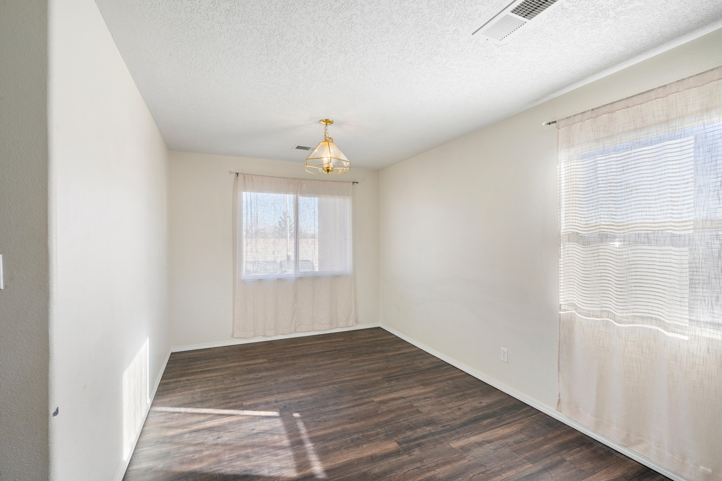 Photo 18 — 9809 Marlborough Avenue SW