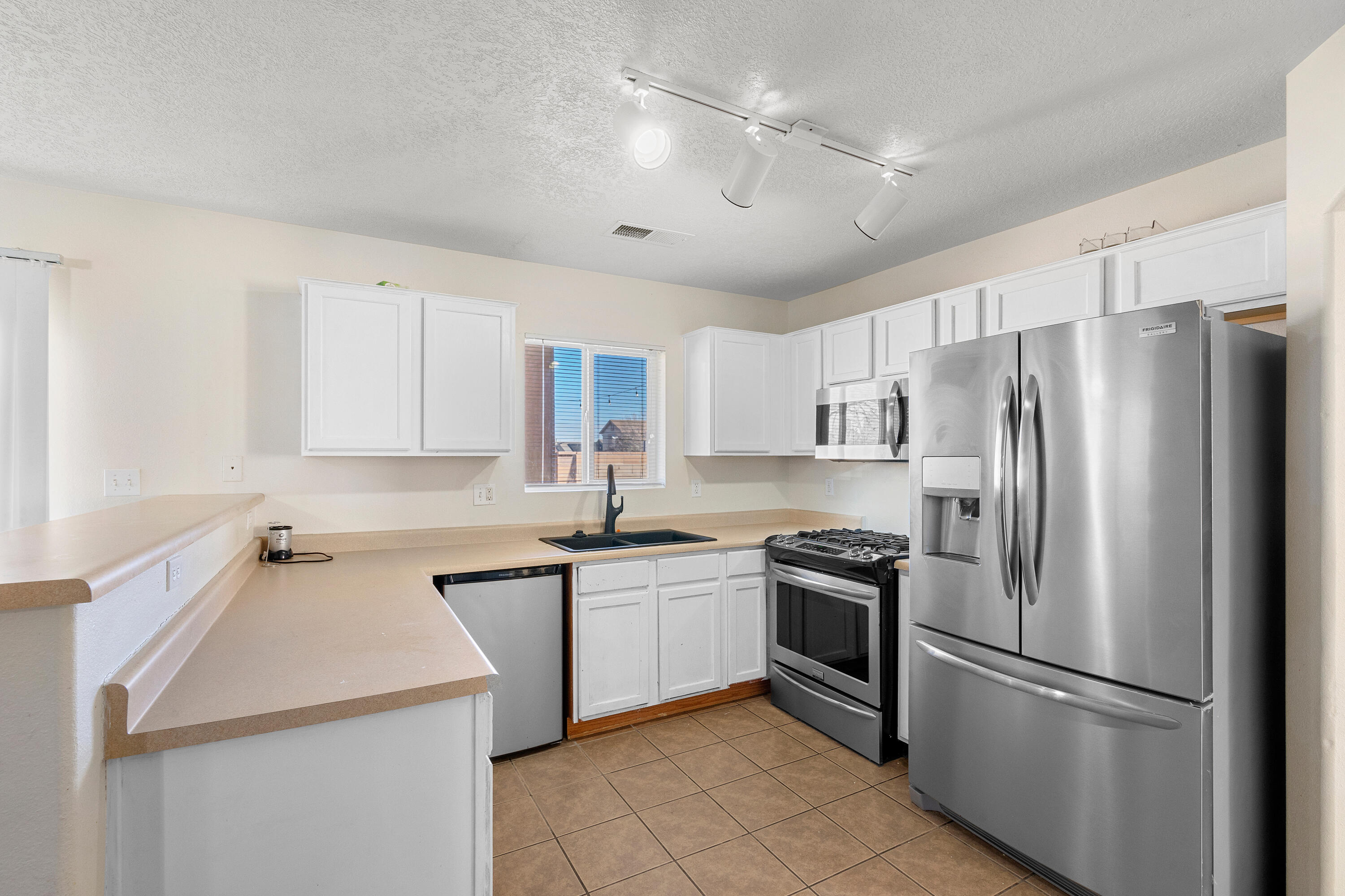 Photo 4 — 9809 Marlborough Avenue SW