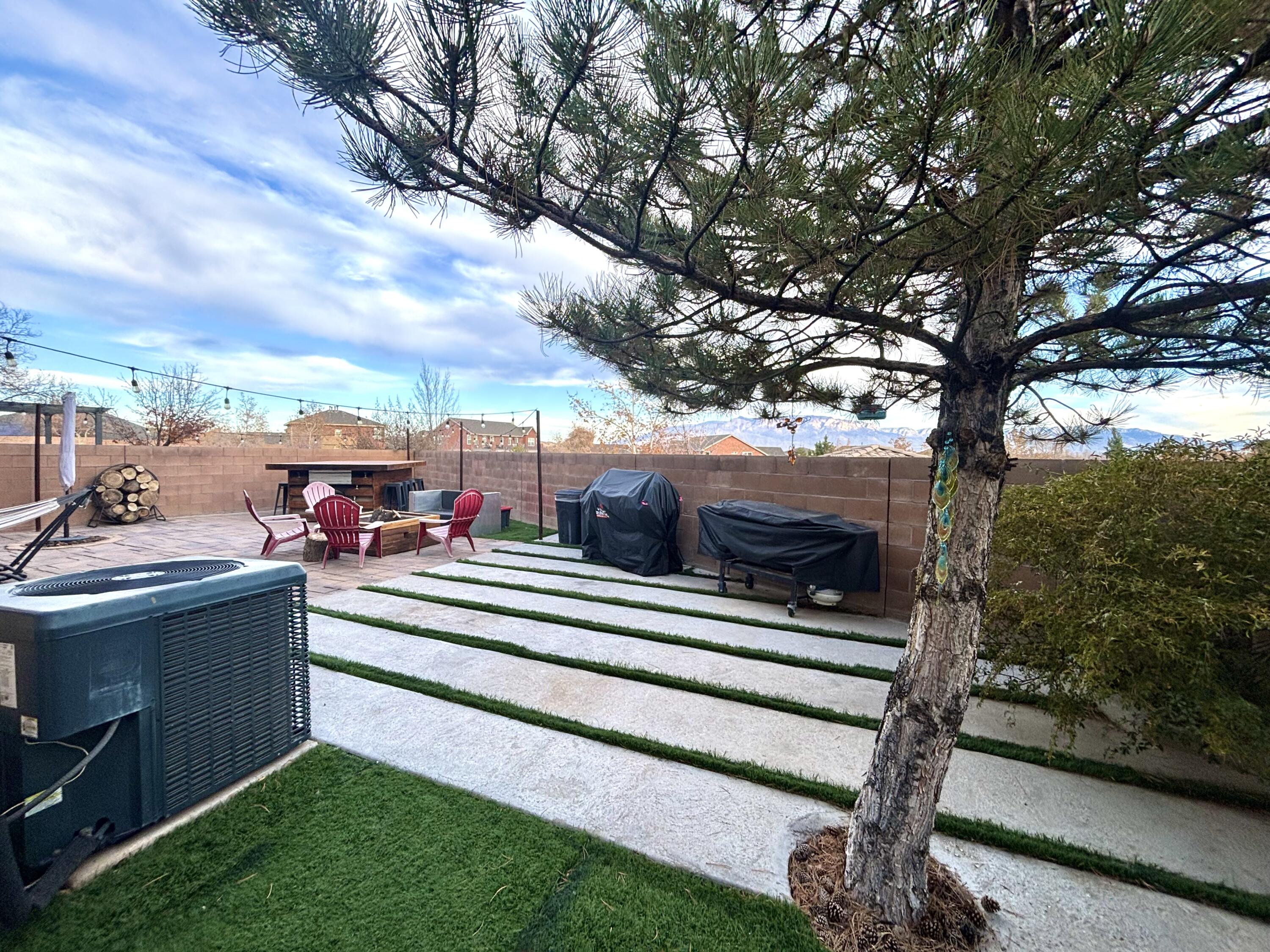 Photo 5 — 1901 Cortina Loop SE