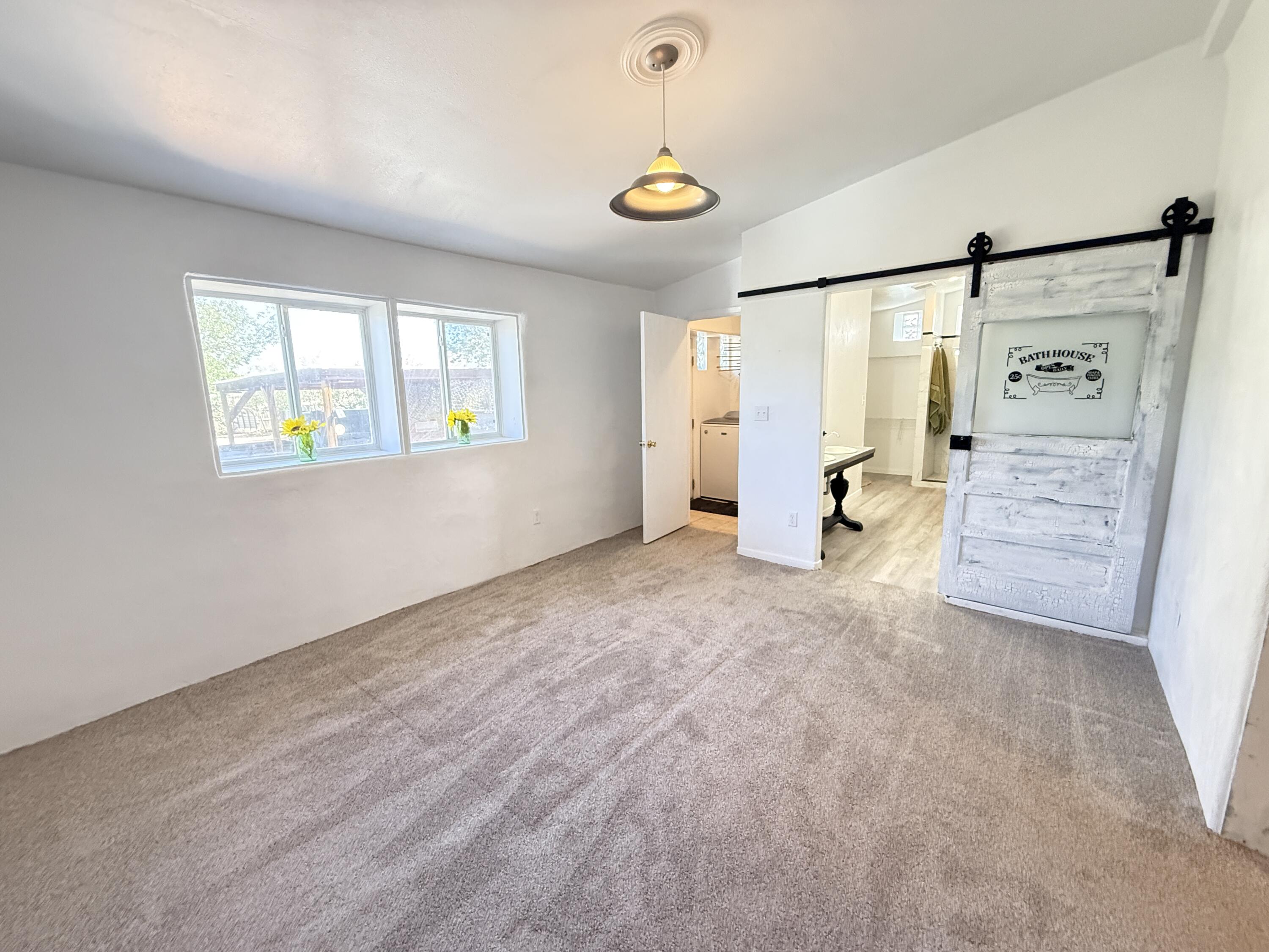 Photo 19 — 904 W 1st Street