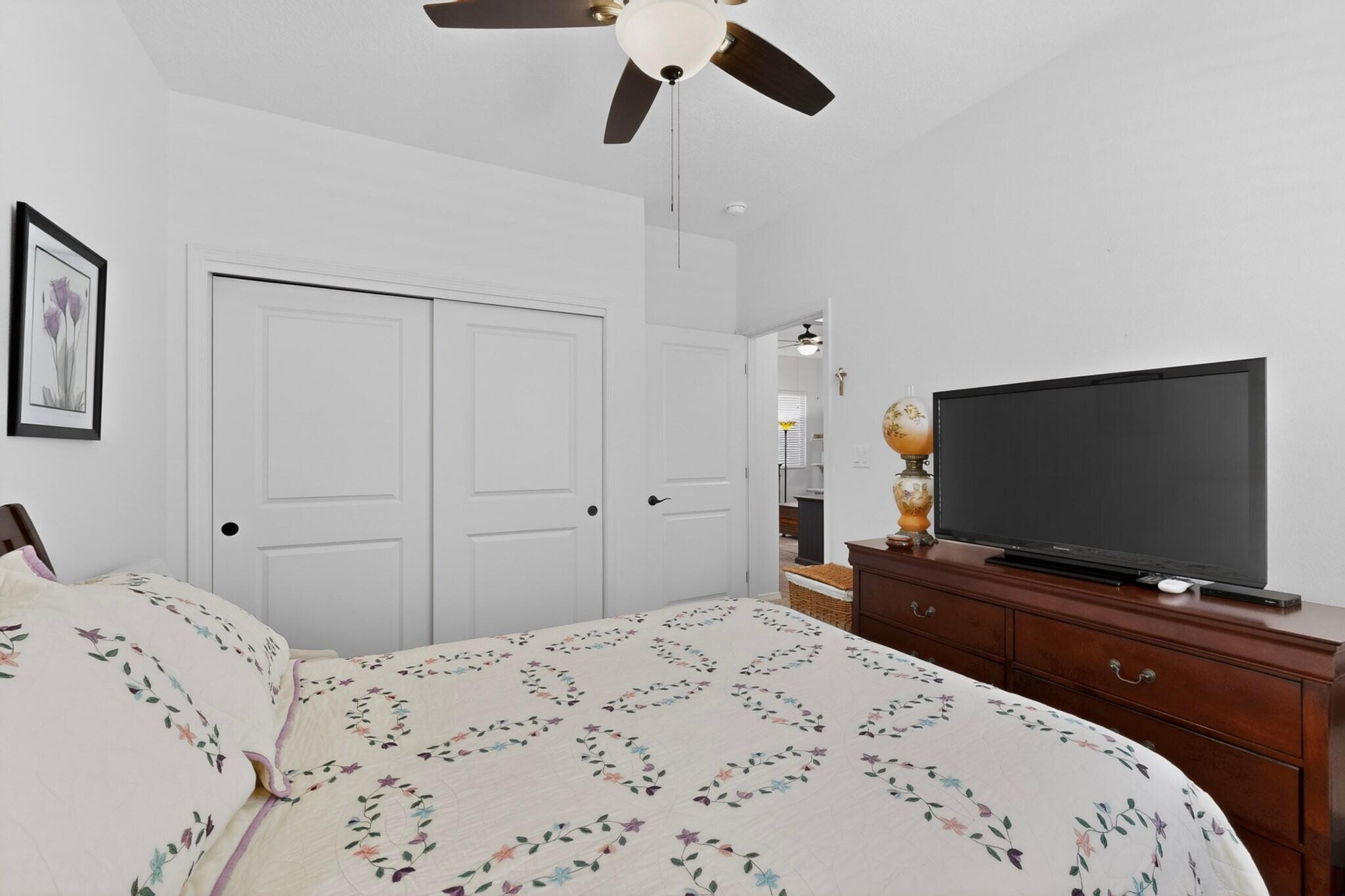 Photo 17 — 4989 Findley Street SW