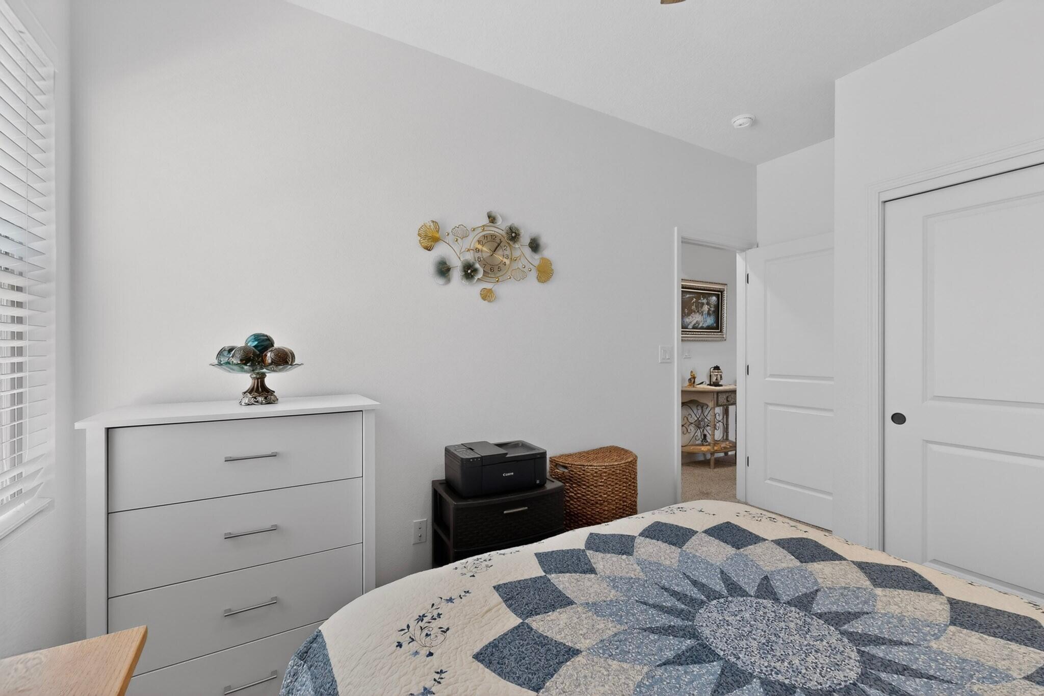 Photo 11 — 4989 Findley Street SW