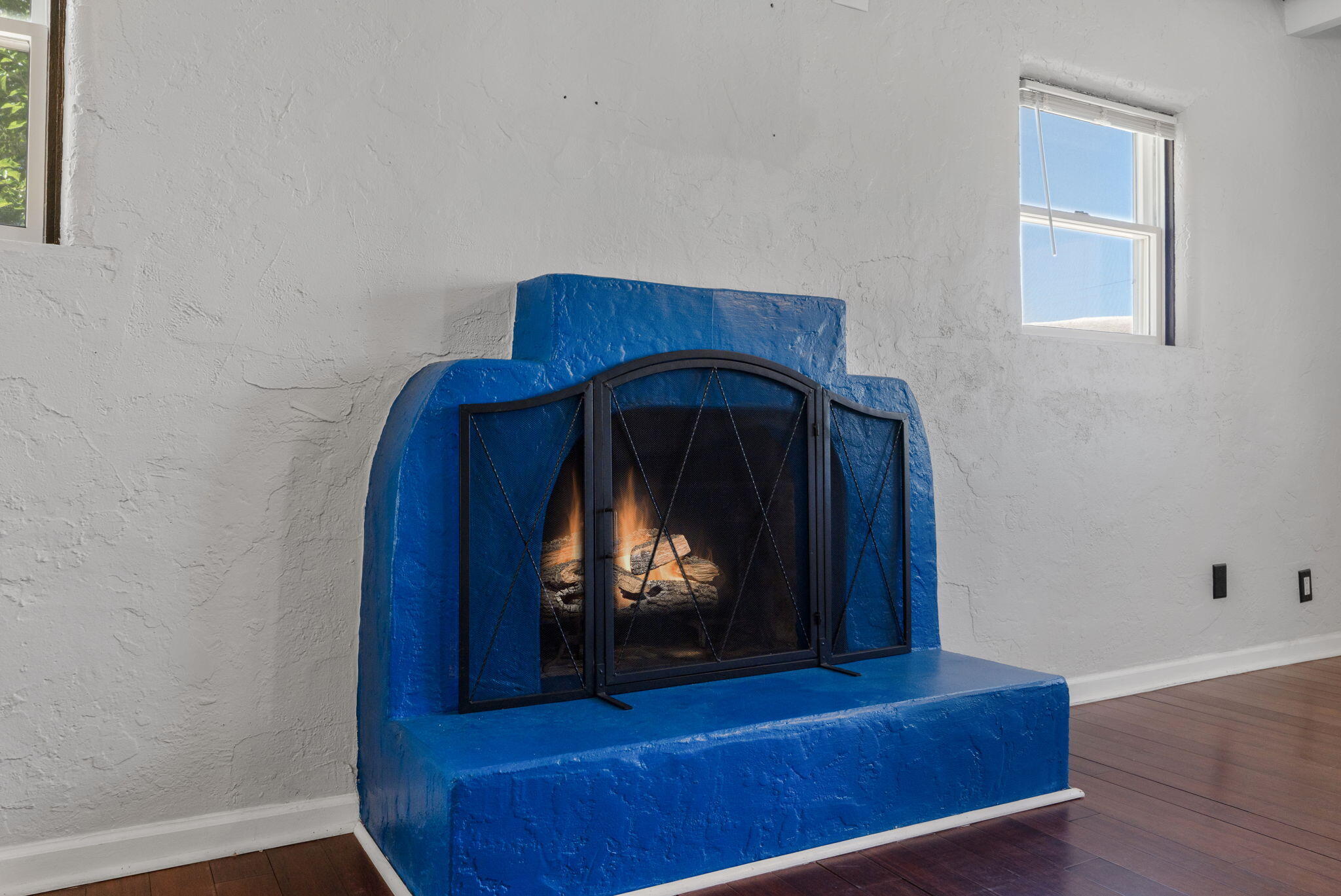 Photo 2 — 2616 Mountain Road NW