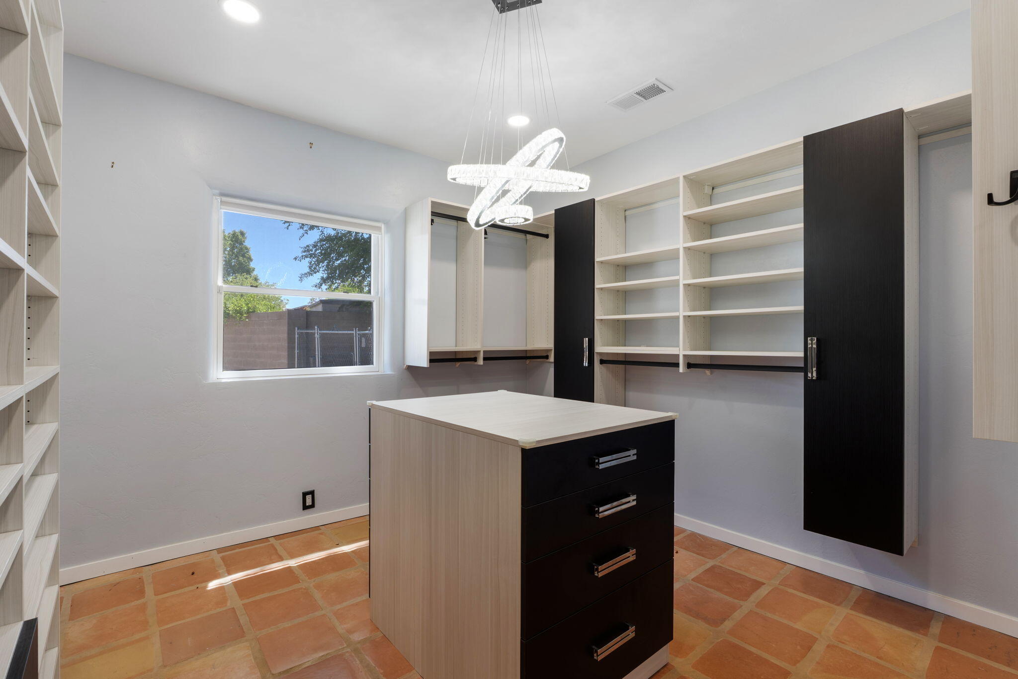 Photo 14 — 2616 Mountain Road NW