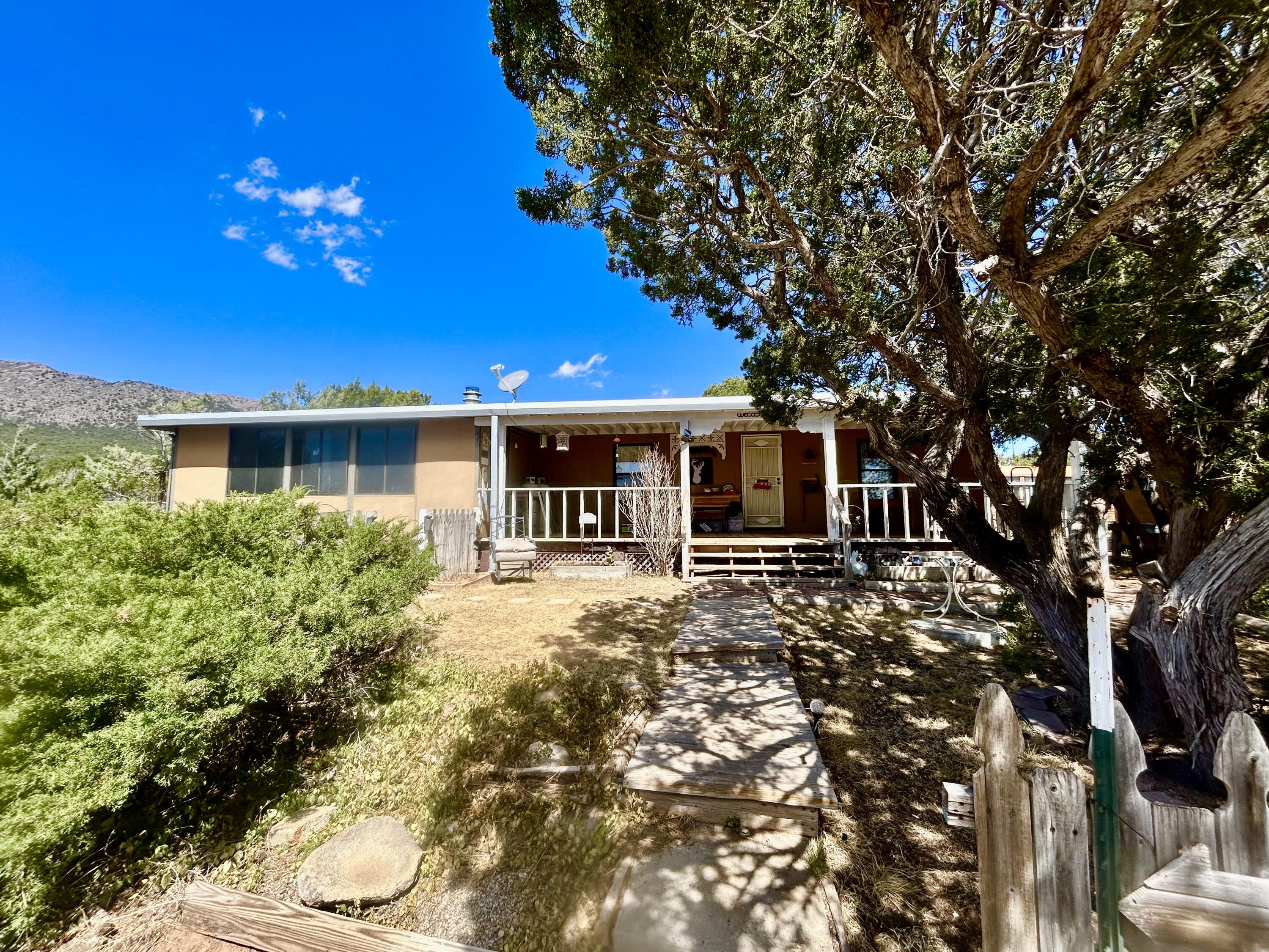 51 Living Water Road, Edgewood, NM 87015