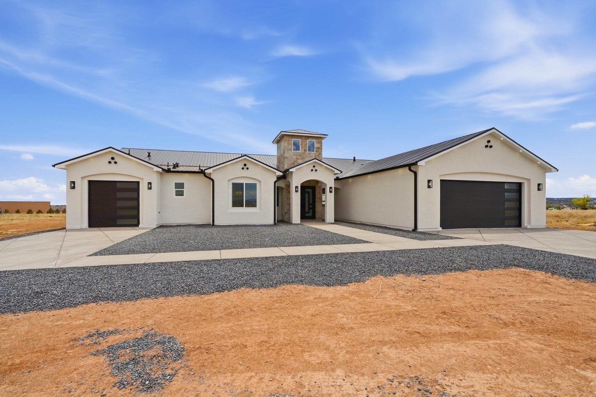 Photo 5 — 26 Blanco Drive