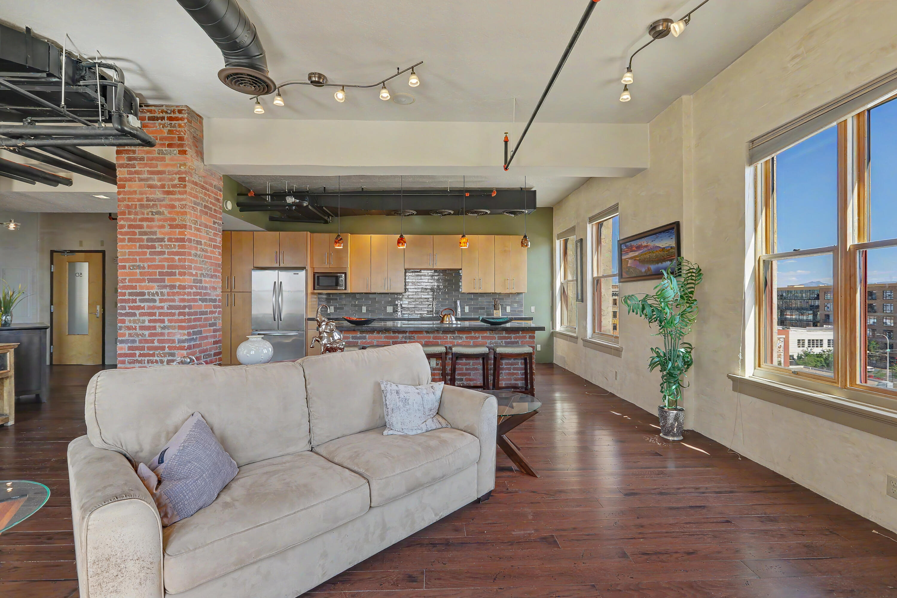 Photo 8 — 219 Central Avenue NW APT 504
