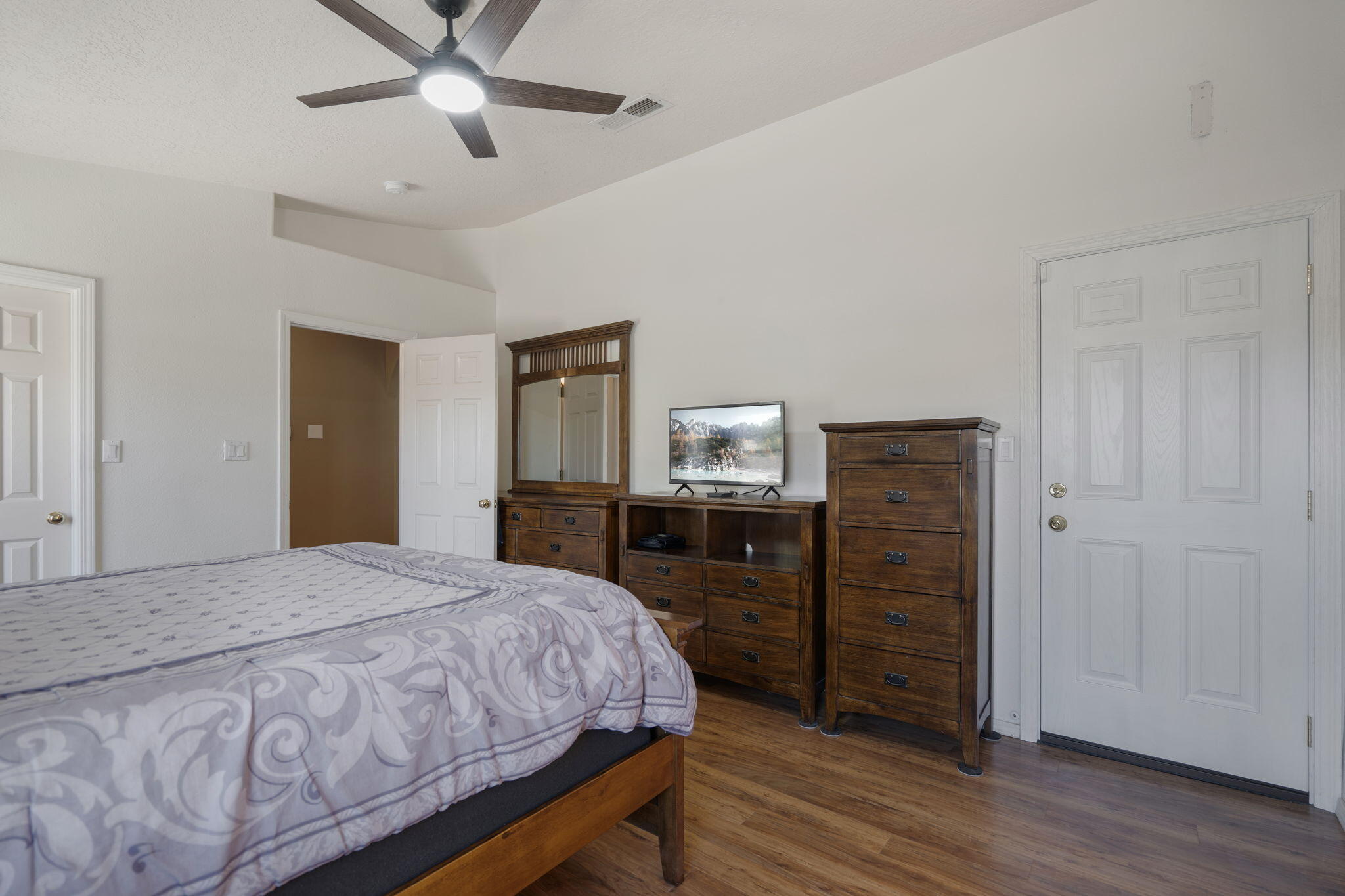 Photo 9 — 9423 E Travilla Drive NW