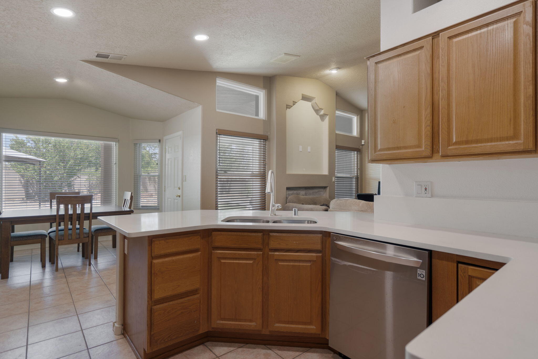 Photo 4 — 9423 E Travilla Drive NW