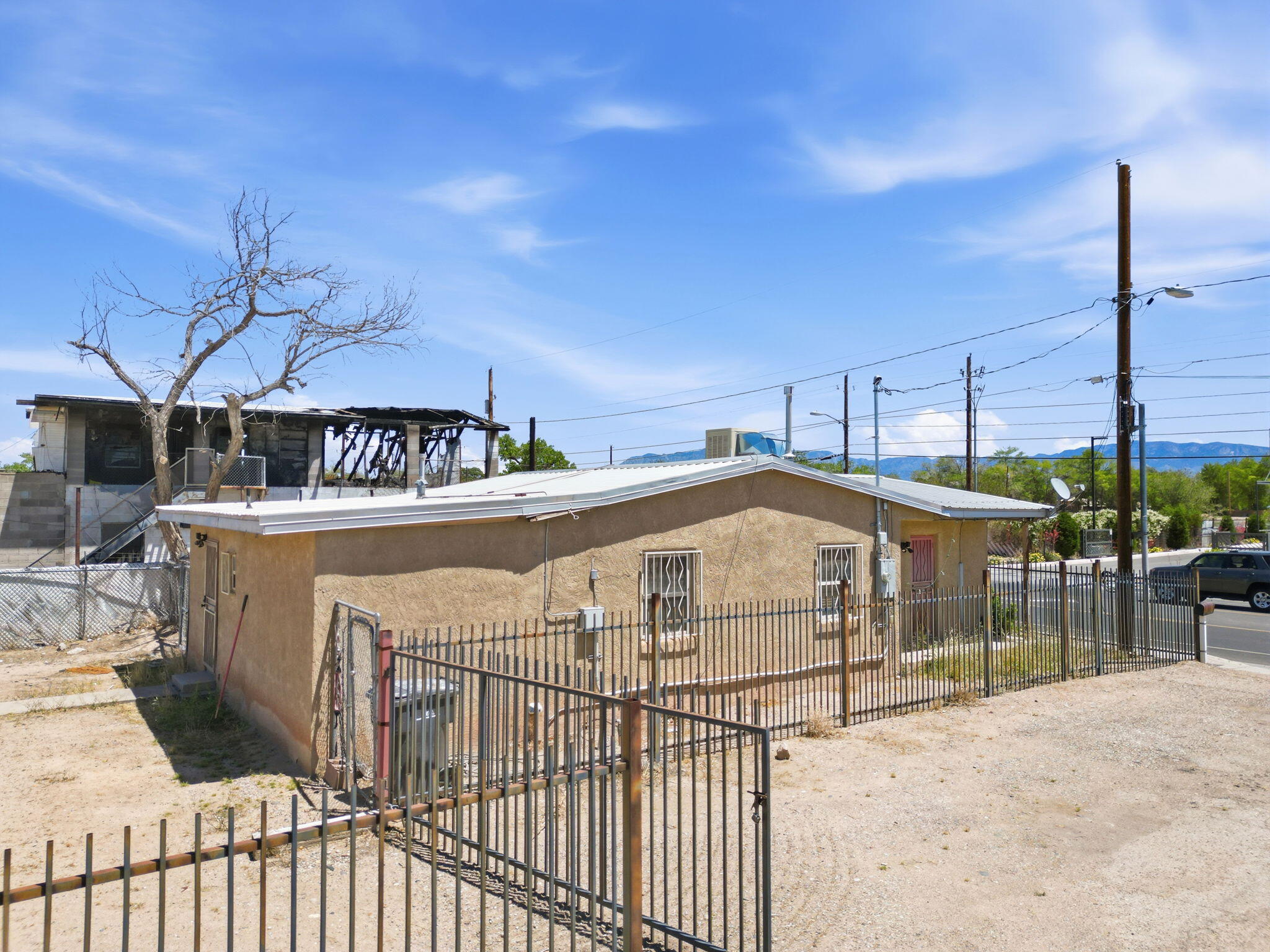 721 Isleta Boulevard SW