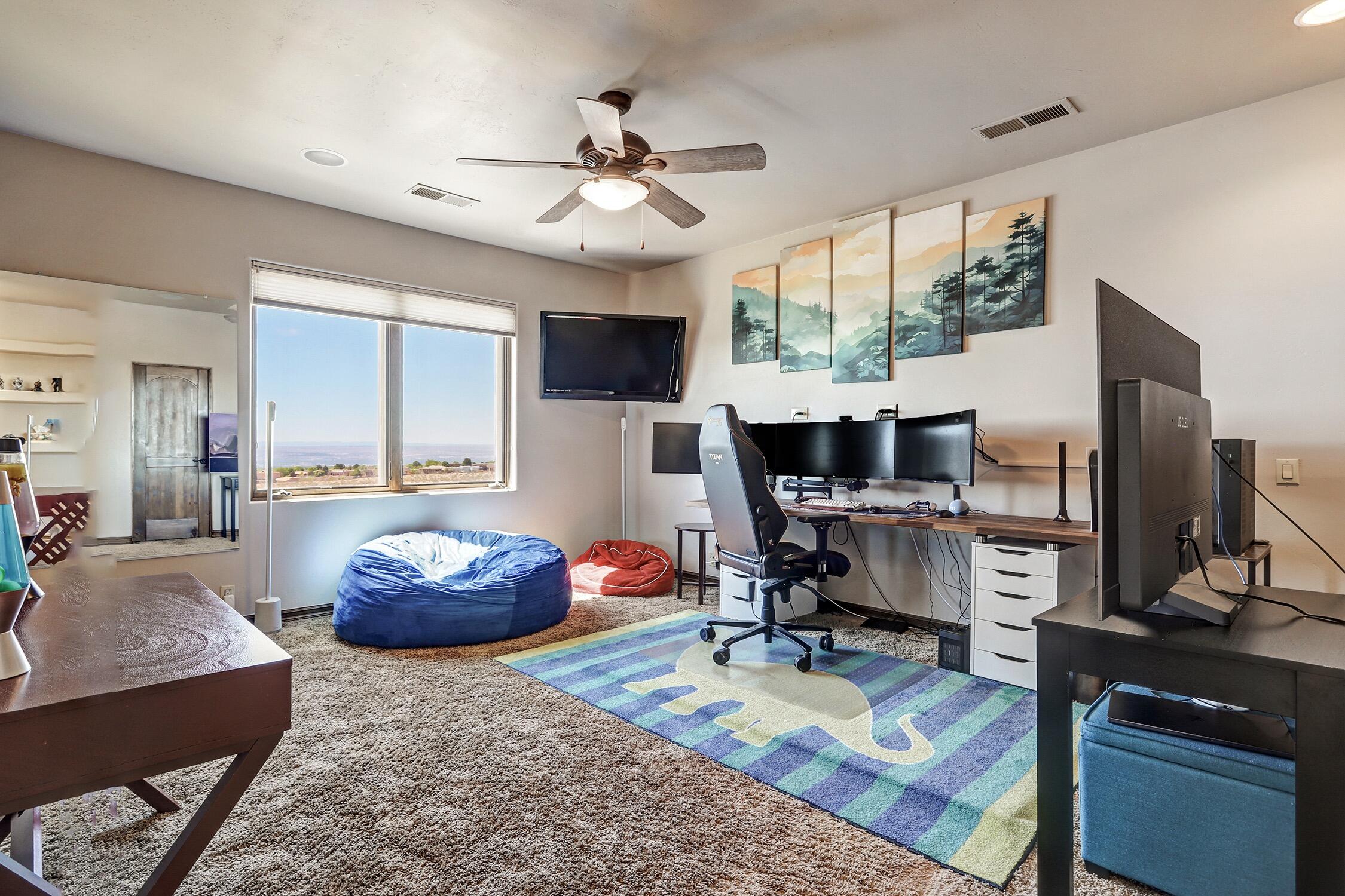 Photo 20 — 5415 High Desert Place NE