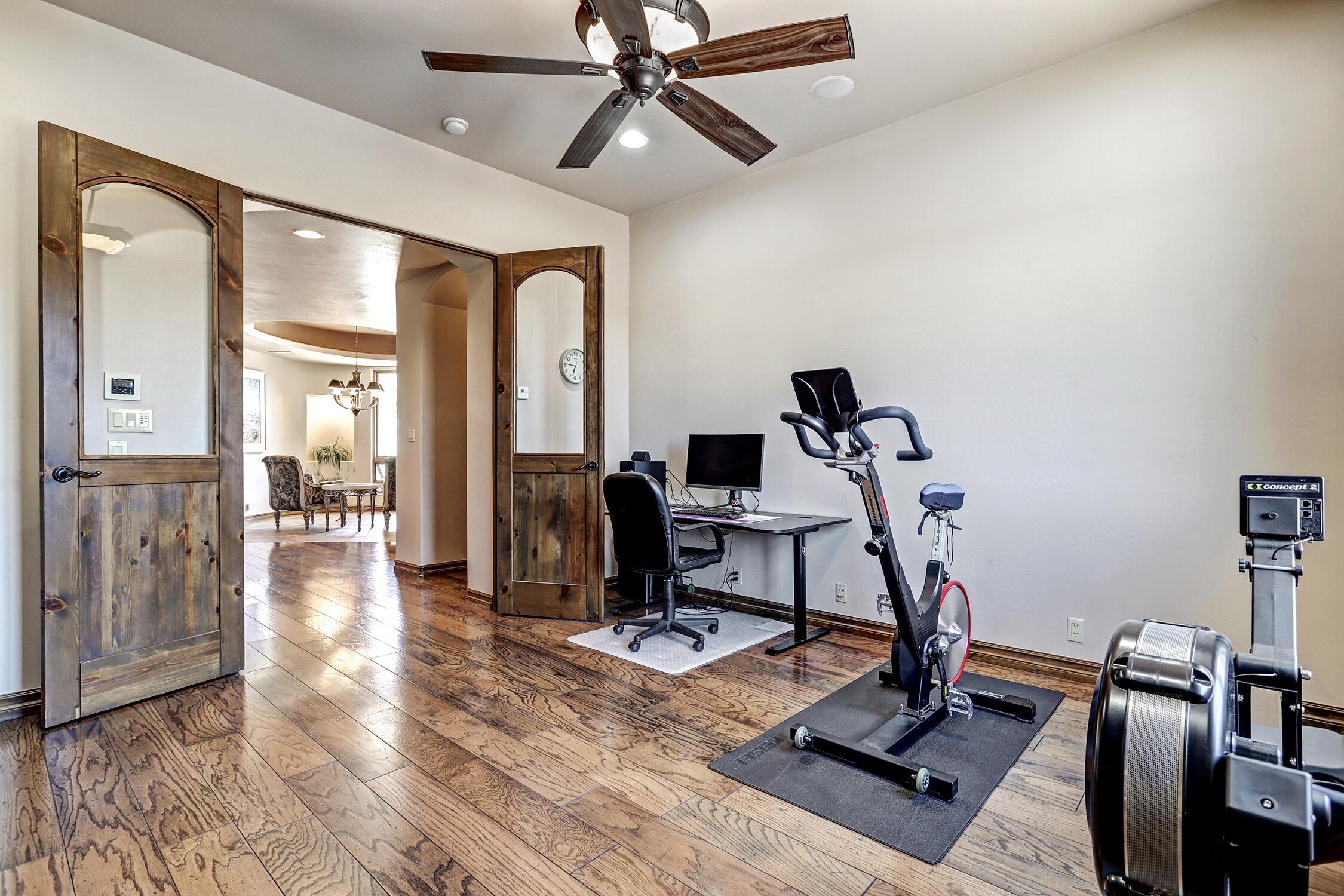 Photo 15 — 5415 High Desert Place NE