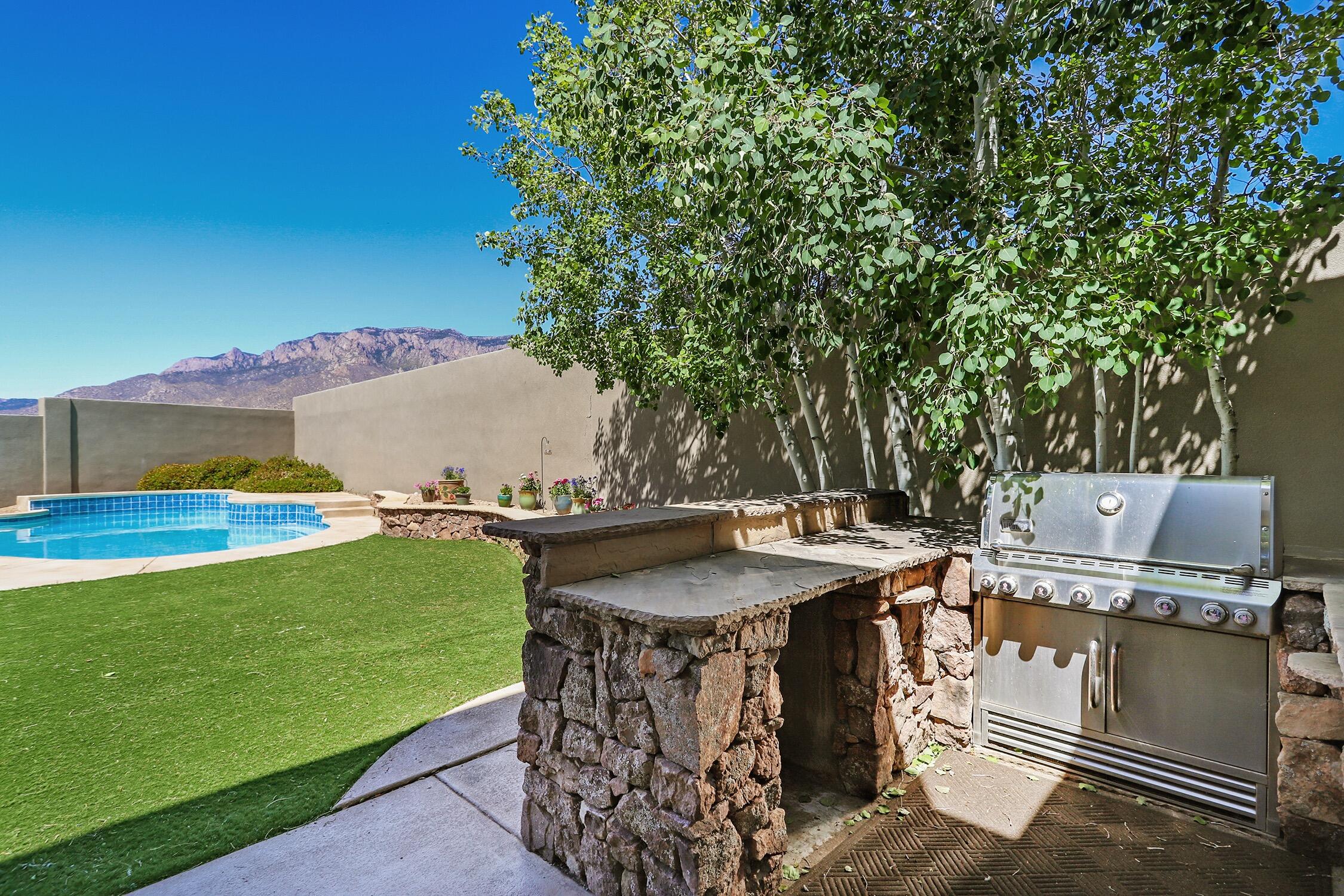 Photo 8 — 5415 High Desert Place NE