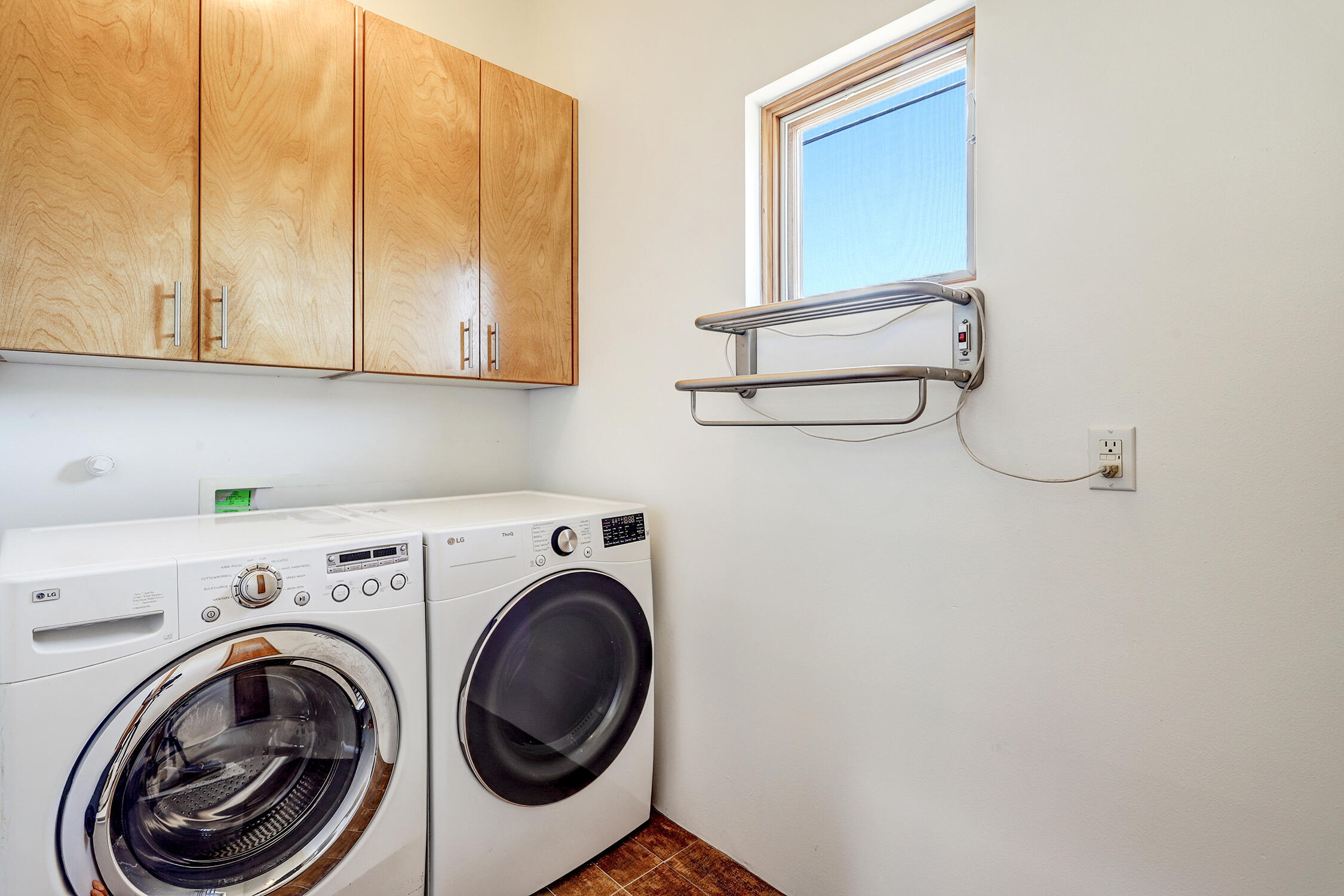 Photo 2 — 2305 Mananitas Lane NW