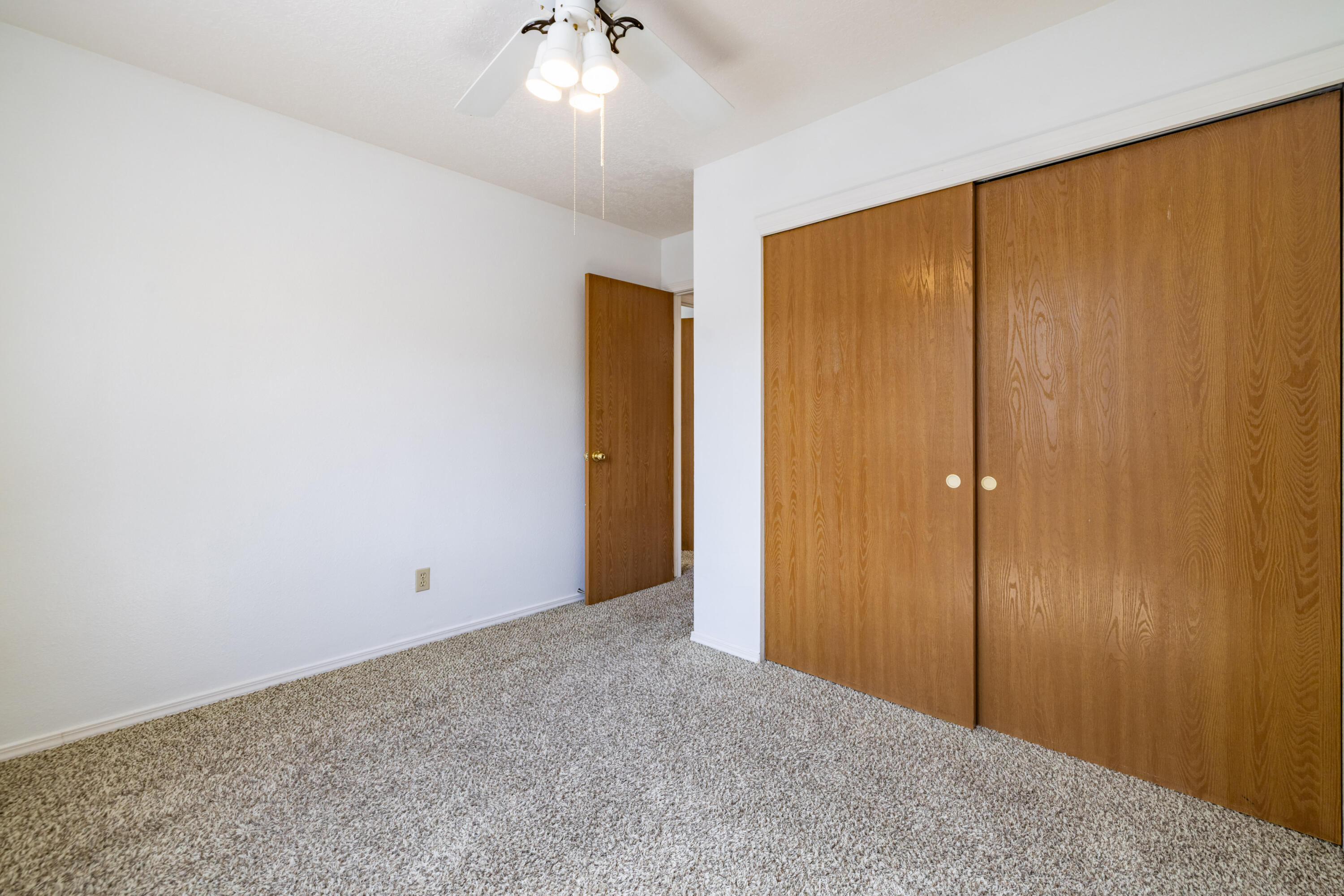 Photo 14 — 5801 Lowell Street NE UNIT 28D