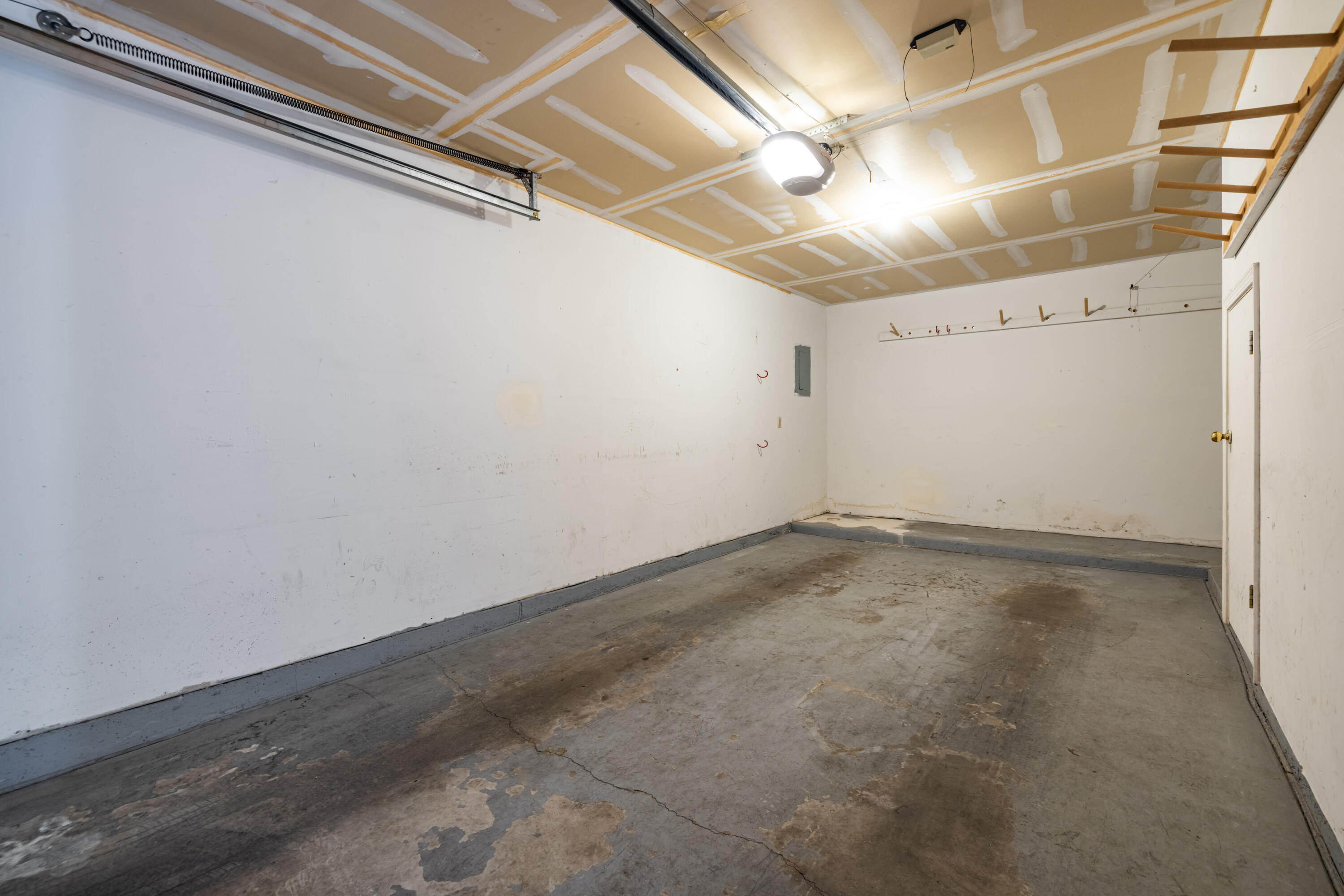 Photo 5 — 5801 Lowell Street NE UNIT 28D