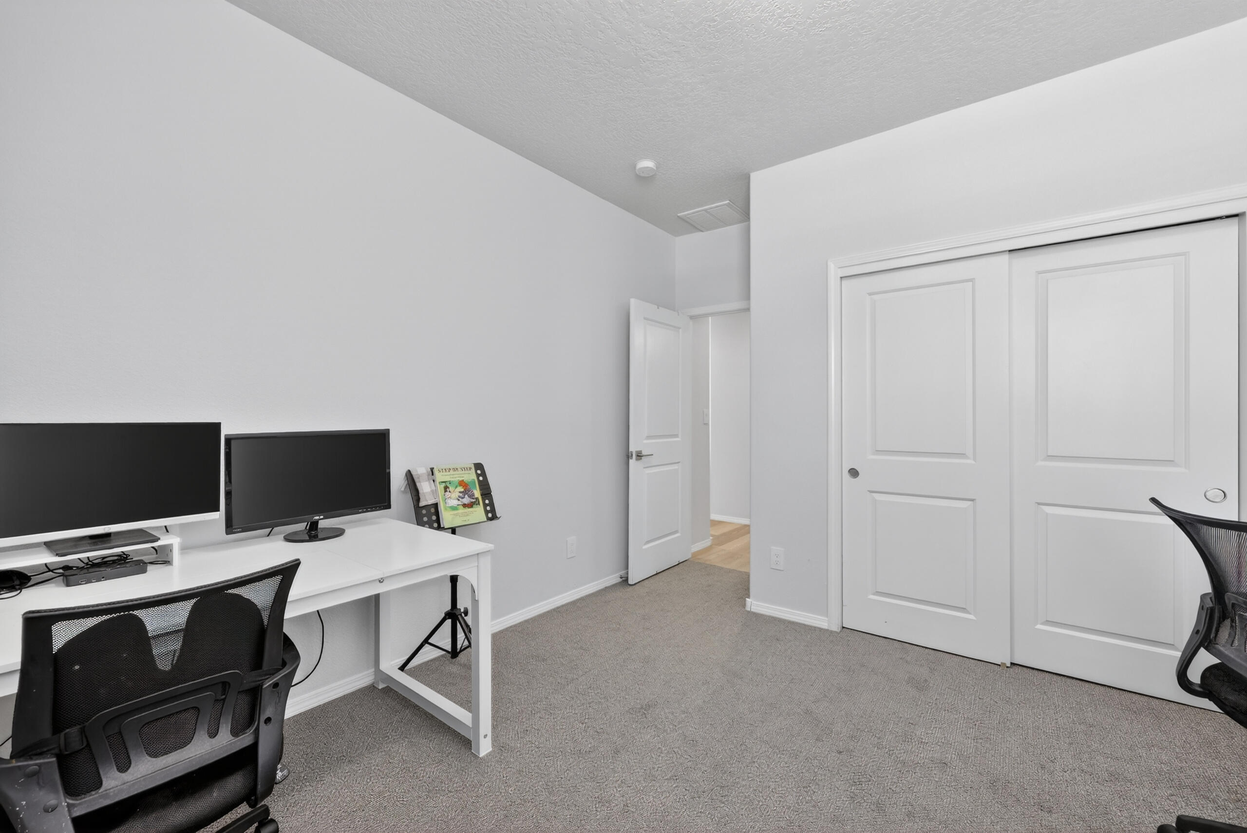 Photo 17 — 6025 Strand Loop SE