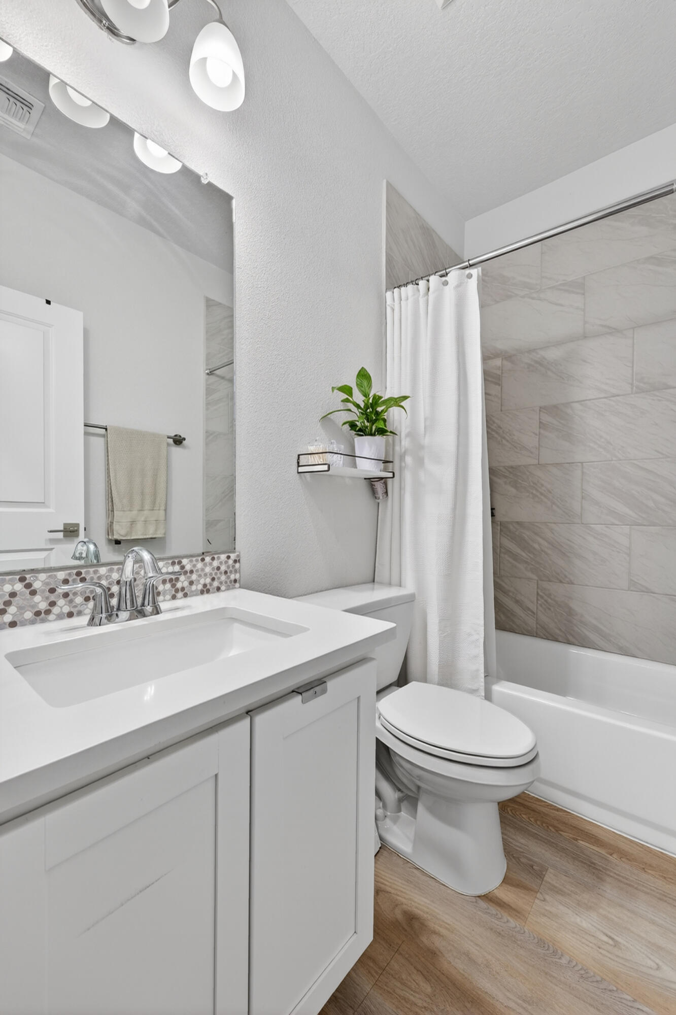 Photo 13 — 6025 Strand Loop SE
