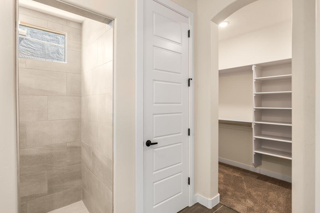 Photo 4 — 512 Spanish Walk Pl NW