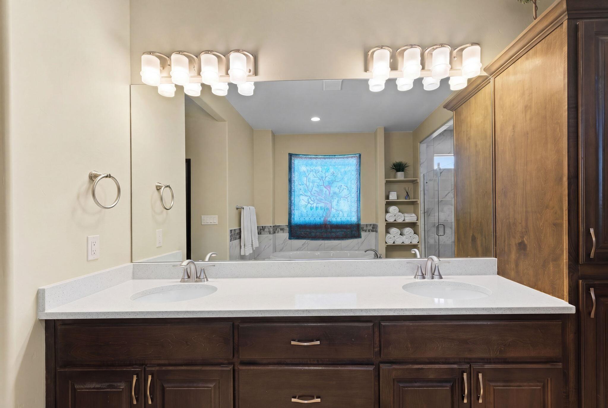 Photo 20 — 6519 Pato Road NW
