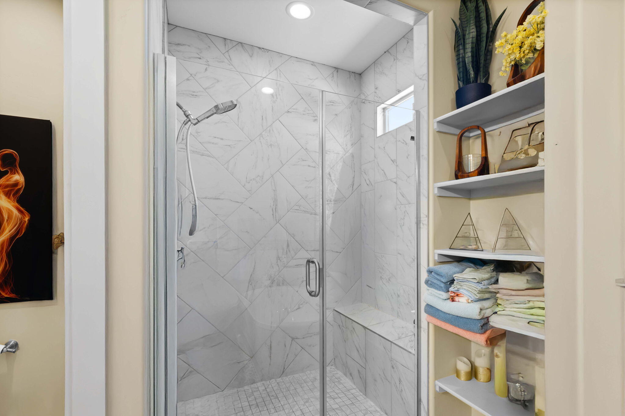 Photo 19 — 6519 Pato Road NW