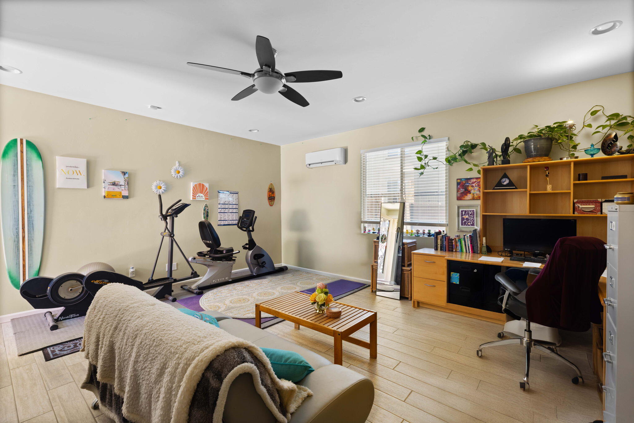 Photo 12 — 6519 Pato Road NW
