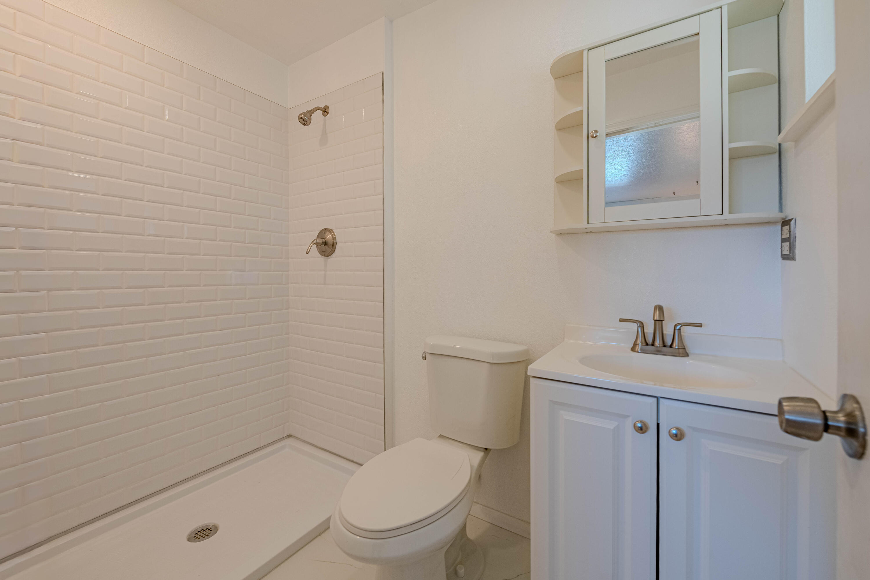 Photo 9 — 548 Coronado Drive