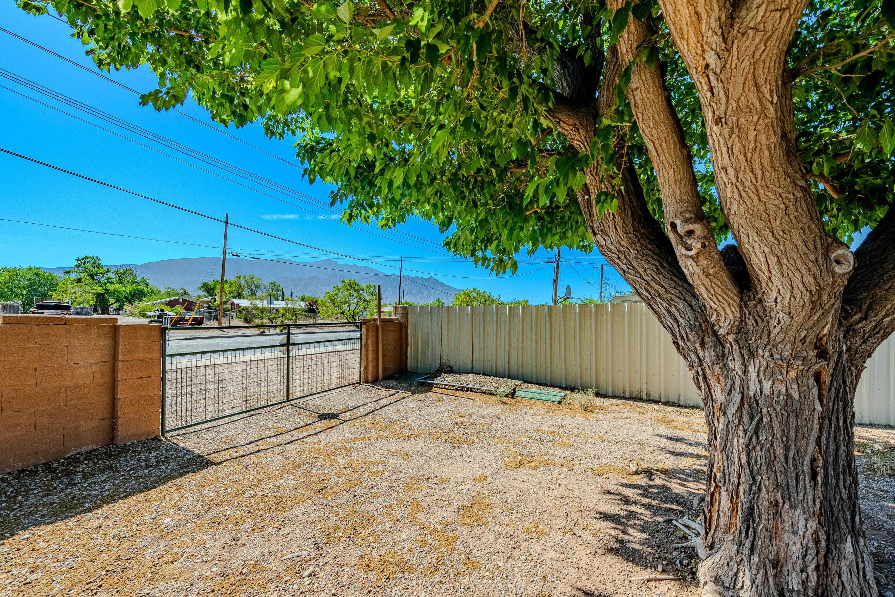 Photo 6 — 548 Coronado Drive