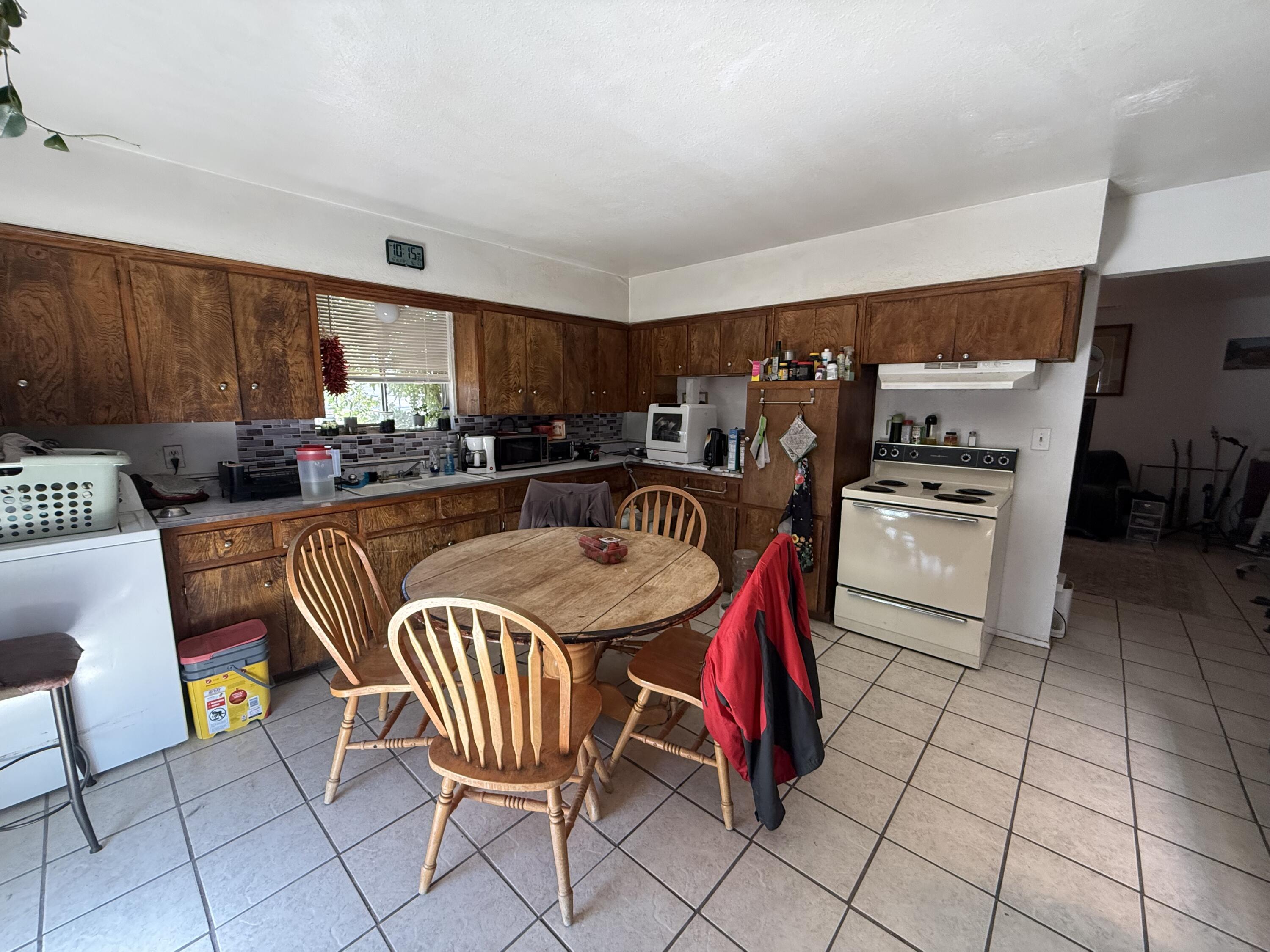 Photo 11 — 520 Kentucky Street SE