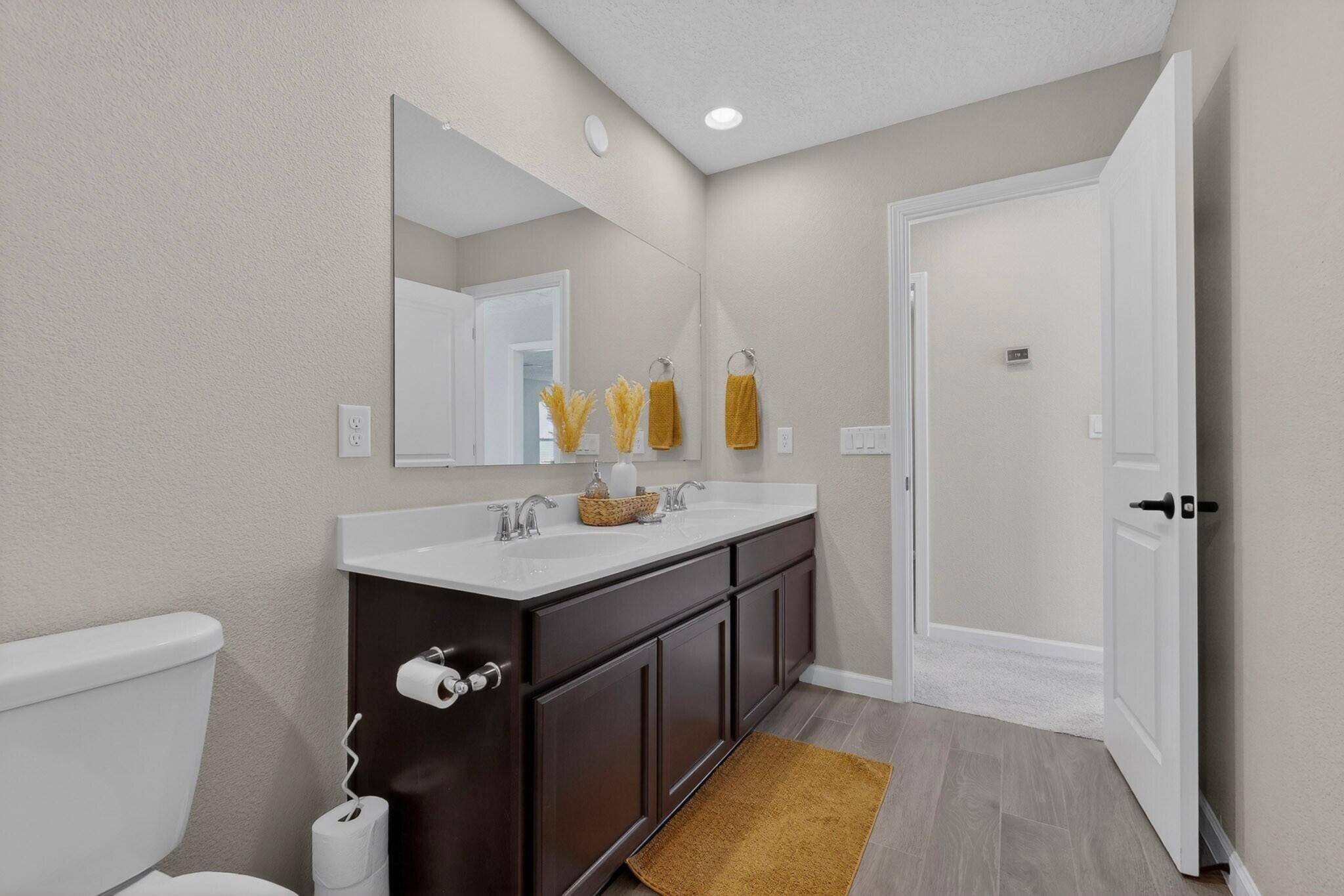 Photo 9 — 3058 Shannon Lane NE
