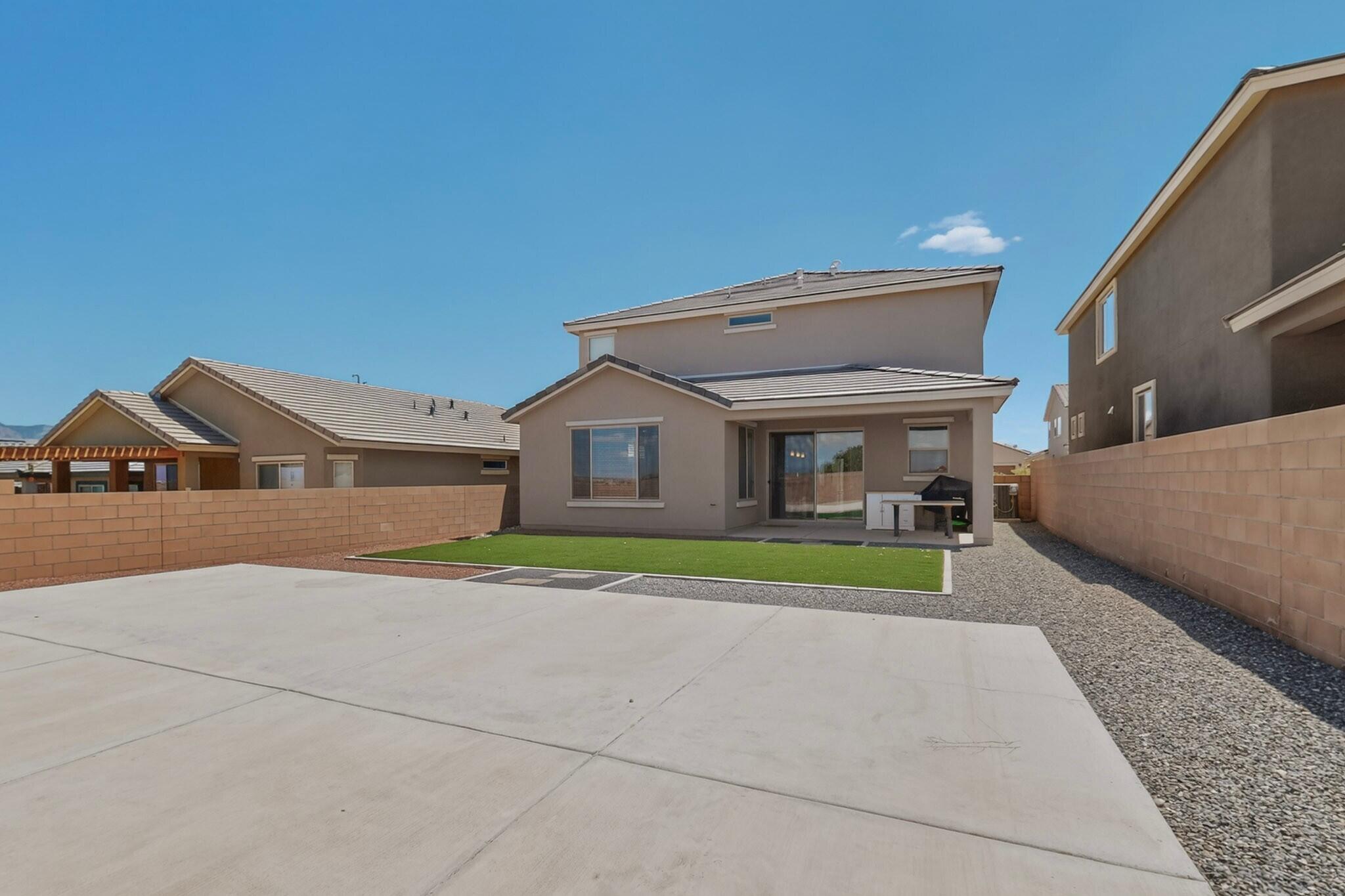 Photo 15 — 3058 Shannon Lane NE