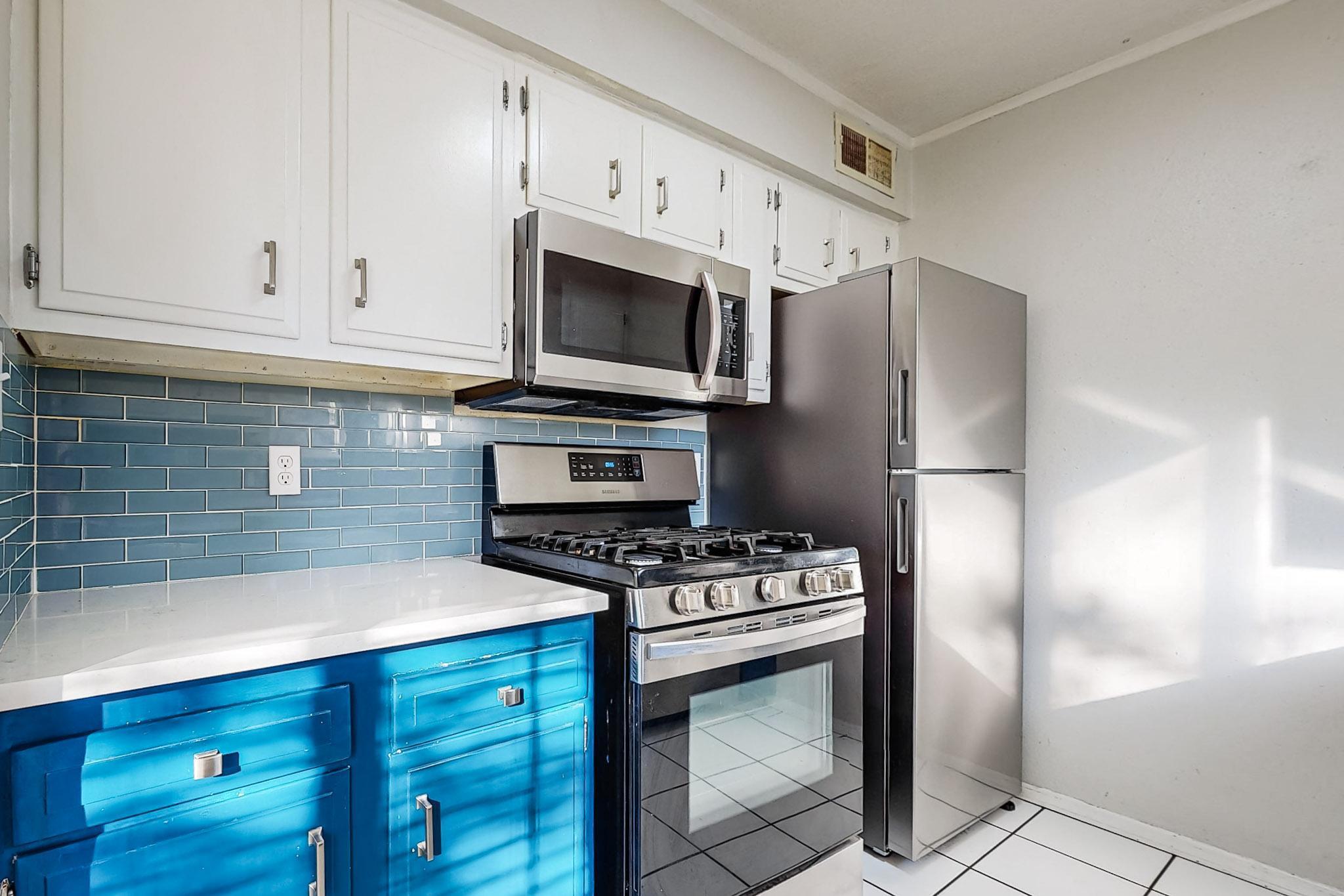 Photo 7 — 12013 Stilwell Drive NE APT A