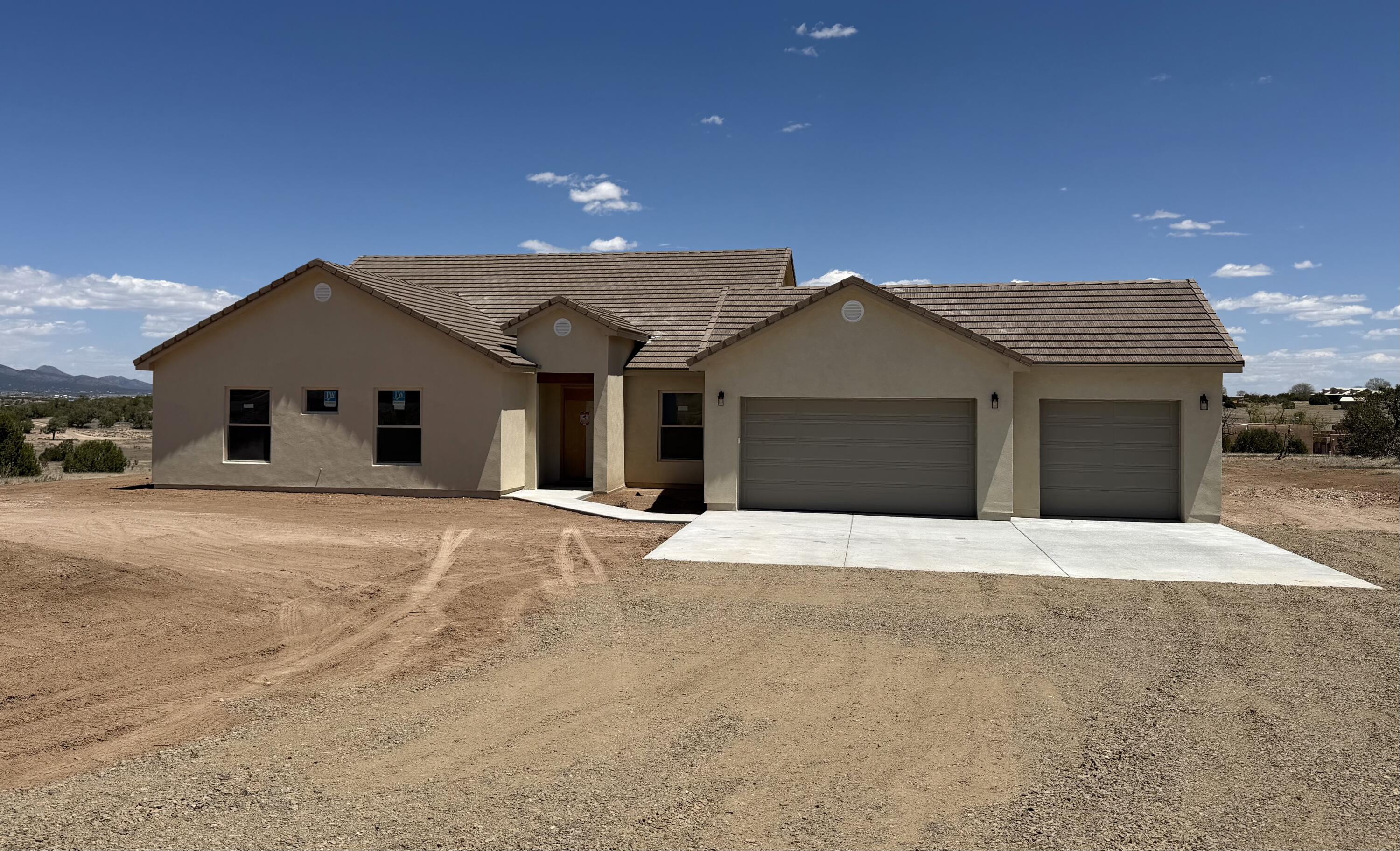 39 Wildwood Drive, Edgewood, NM 87015