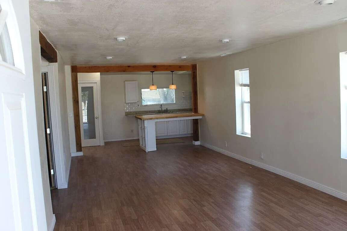 Photo 7 — 714 Williams Avenue