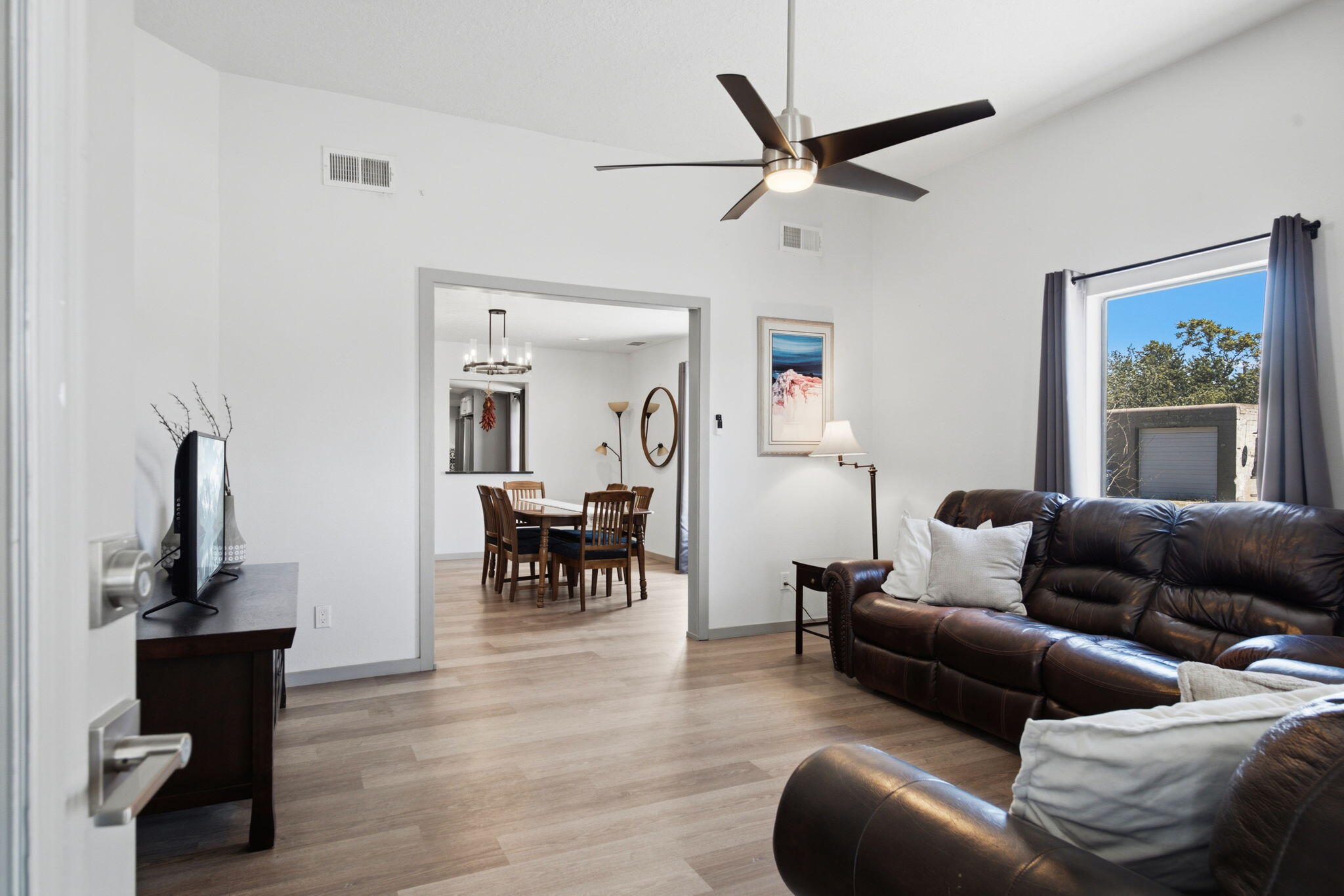 Photo 14 — 824 Arno Street SE